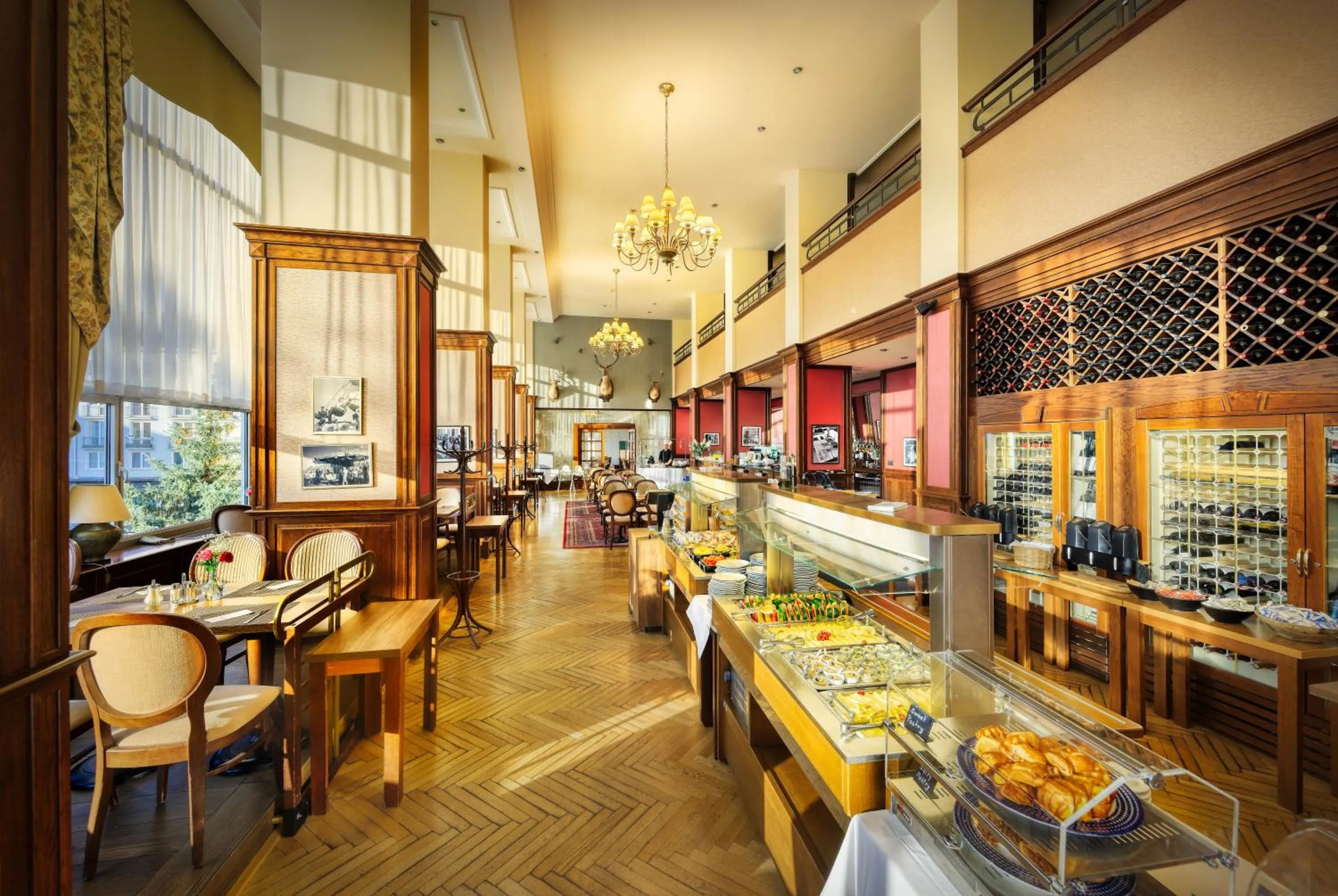 Restaurant/places to eat in Apollo Hotel Bratislava