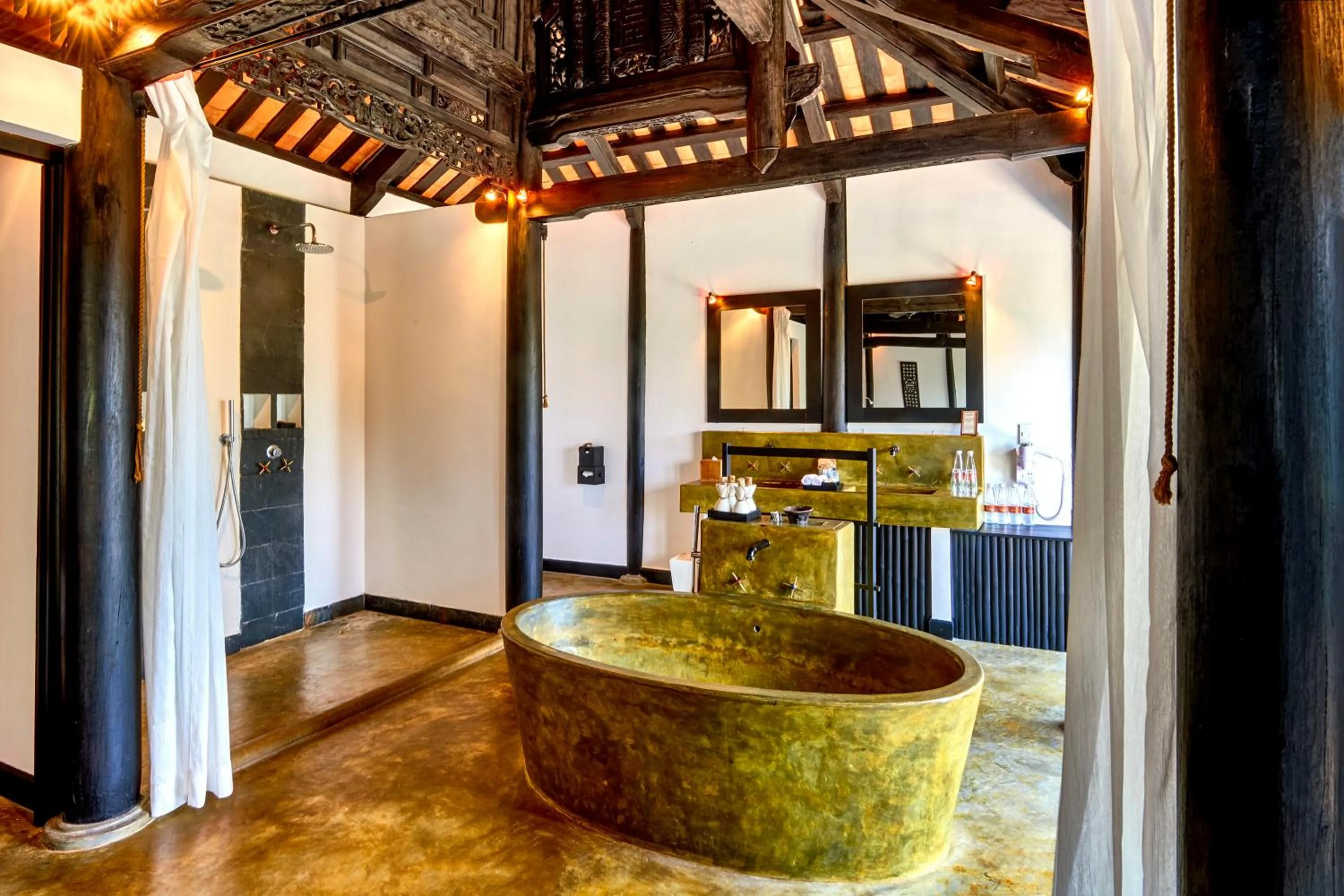 Shower in Chen Sea Resort & Spa Phu Quoc