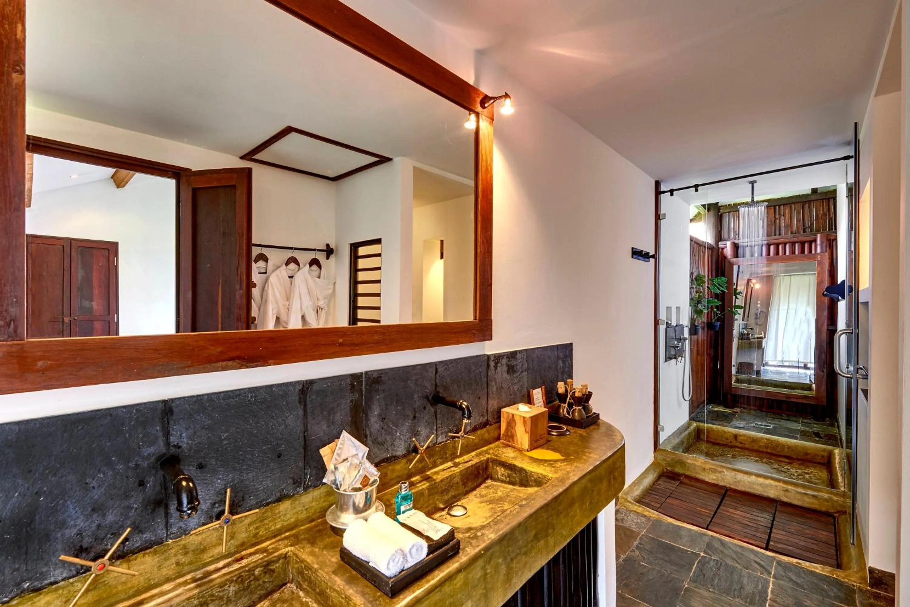 Shower in Chen Sea Resort & Spa Phu Quoc