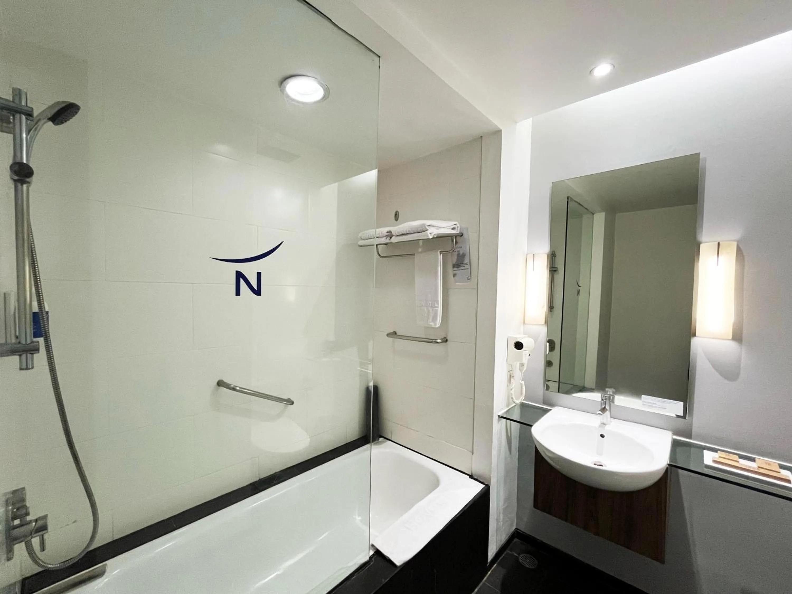Shower in Novotel Bandung