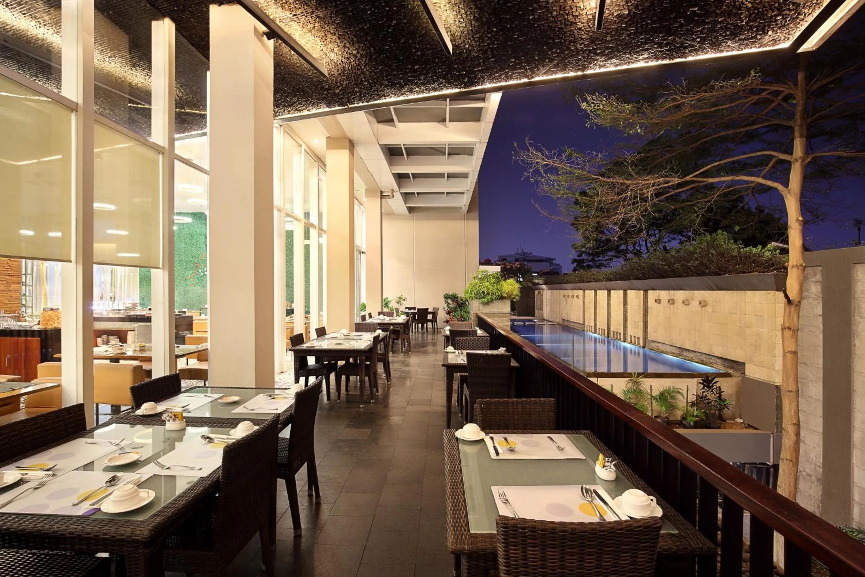 Restaurant/places to eat in Novotel Bandung