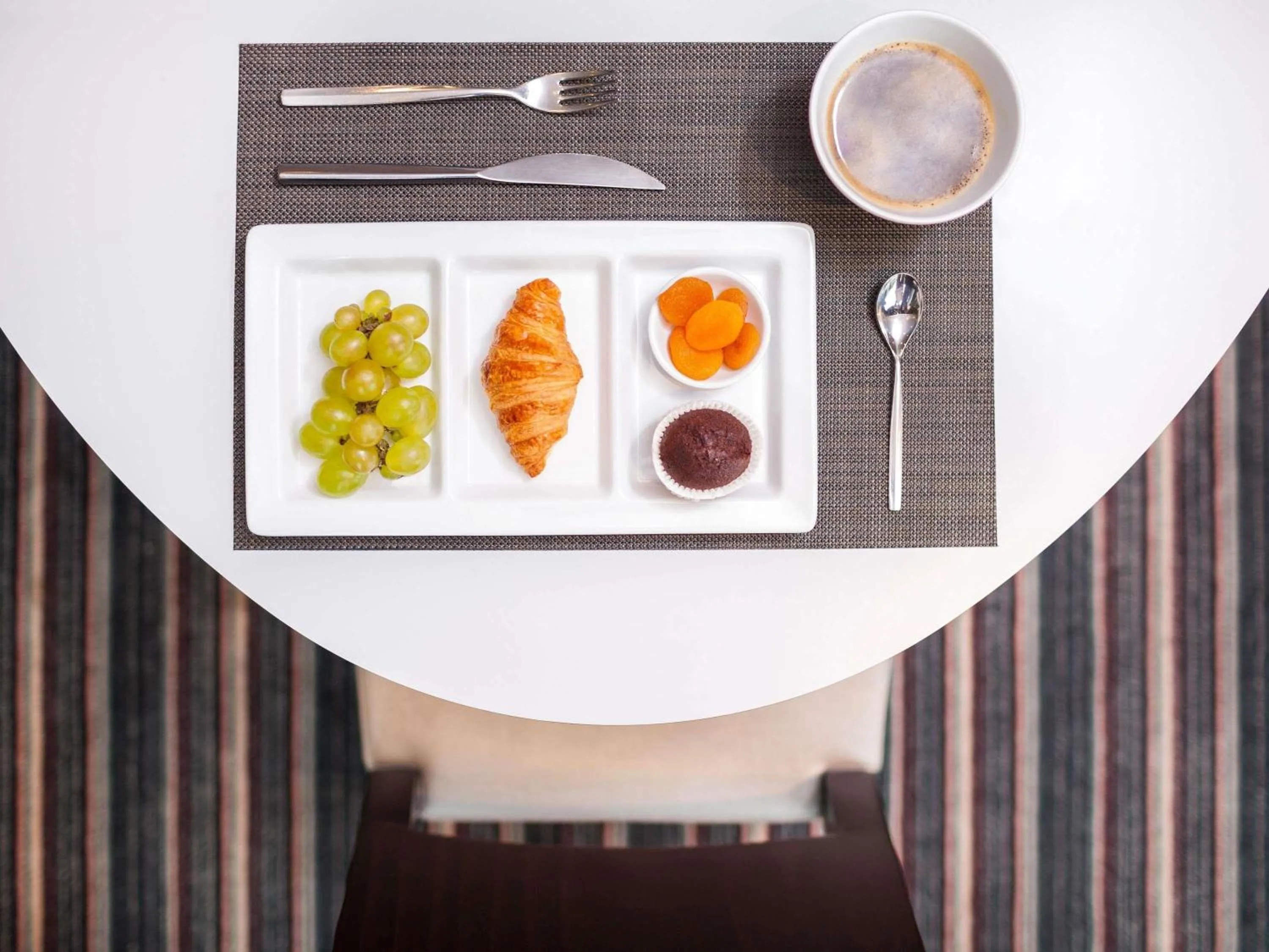 Restaurant/places to eat in Novotel Bandung