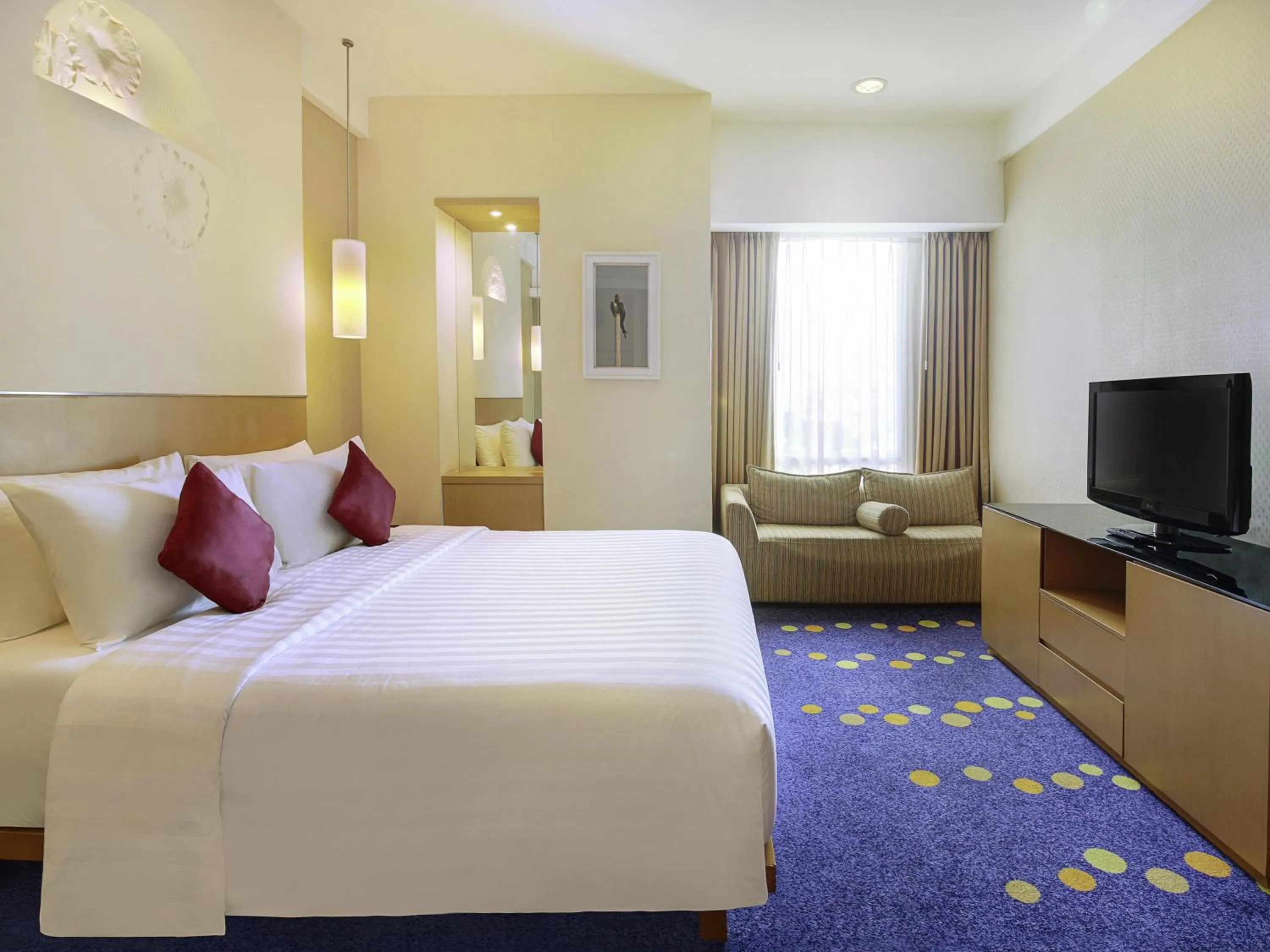 Photo of the whole room, Bed in Novotel Bandung