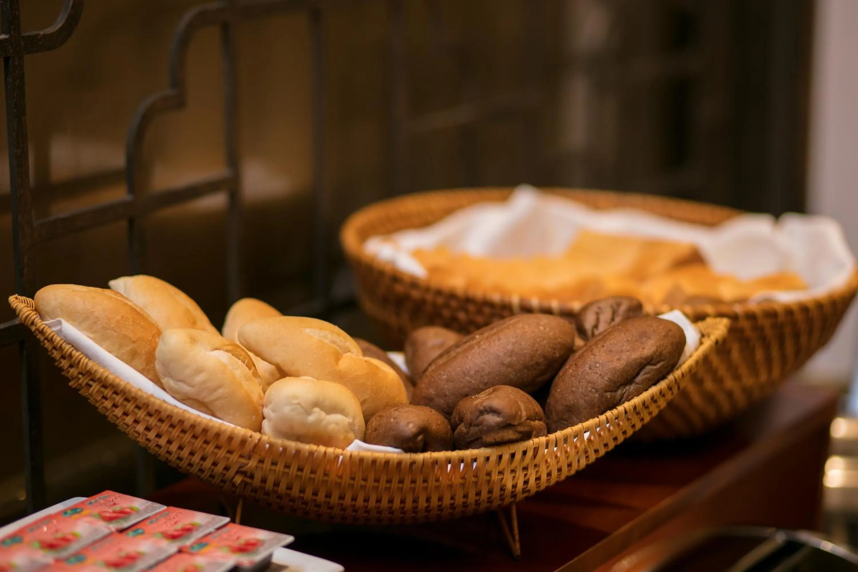 Buffet breakfast in Hong Ngoc Dynastie Boutique Hotel & Spa