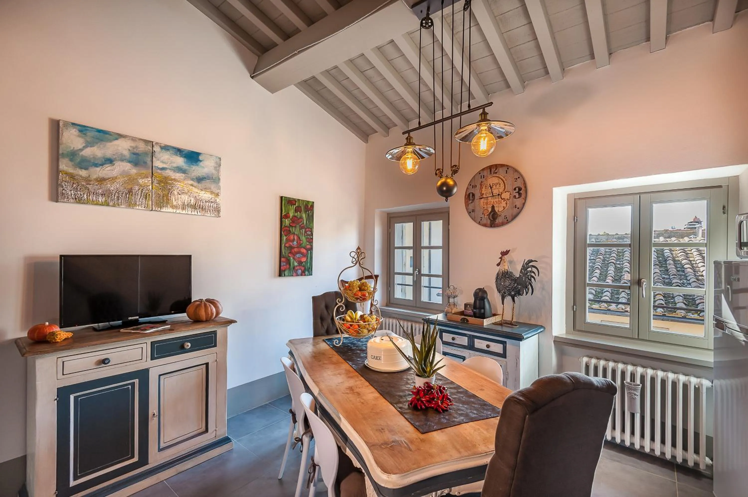 Dining area in Sweet Tuscany