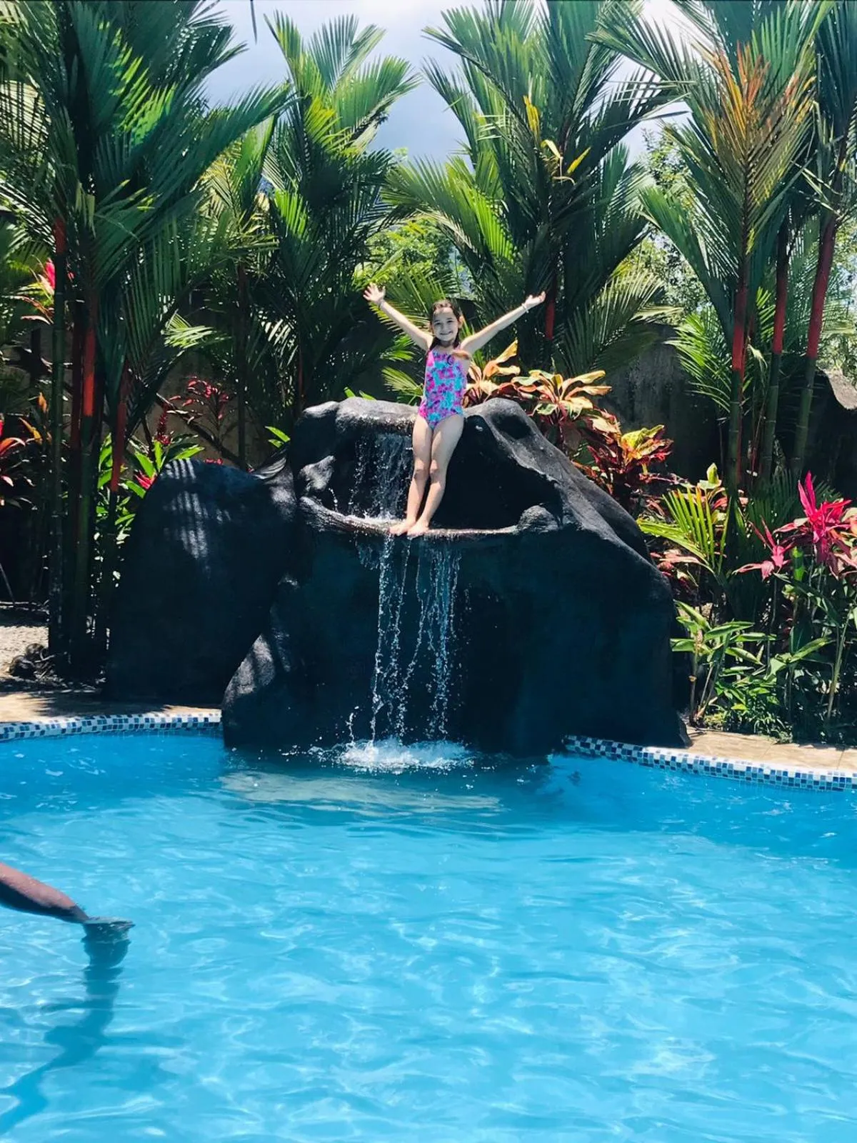 Swimming pool in Aunty Arenal Lodge