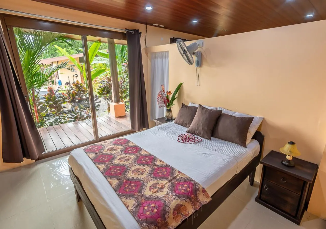 Bed in Aunty Arenal Lodge