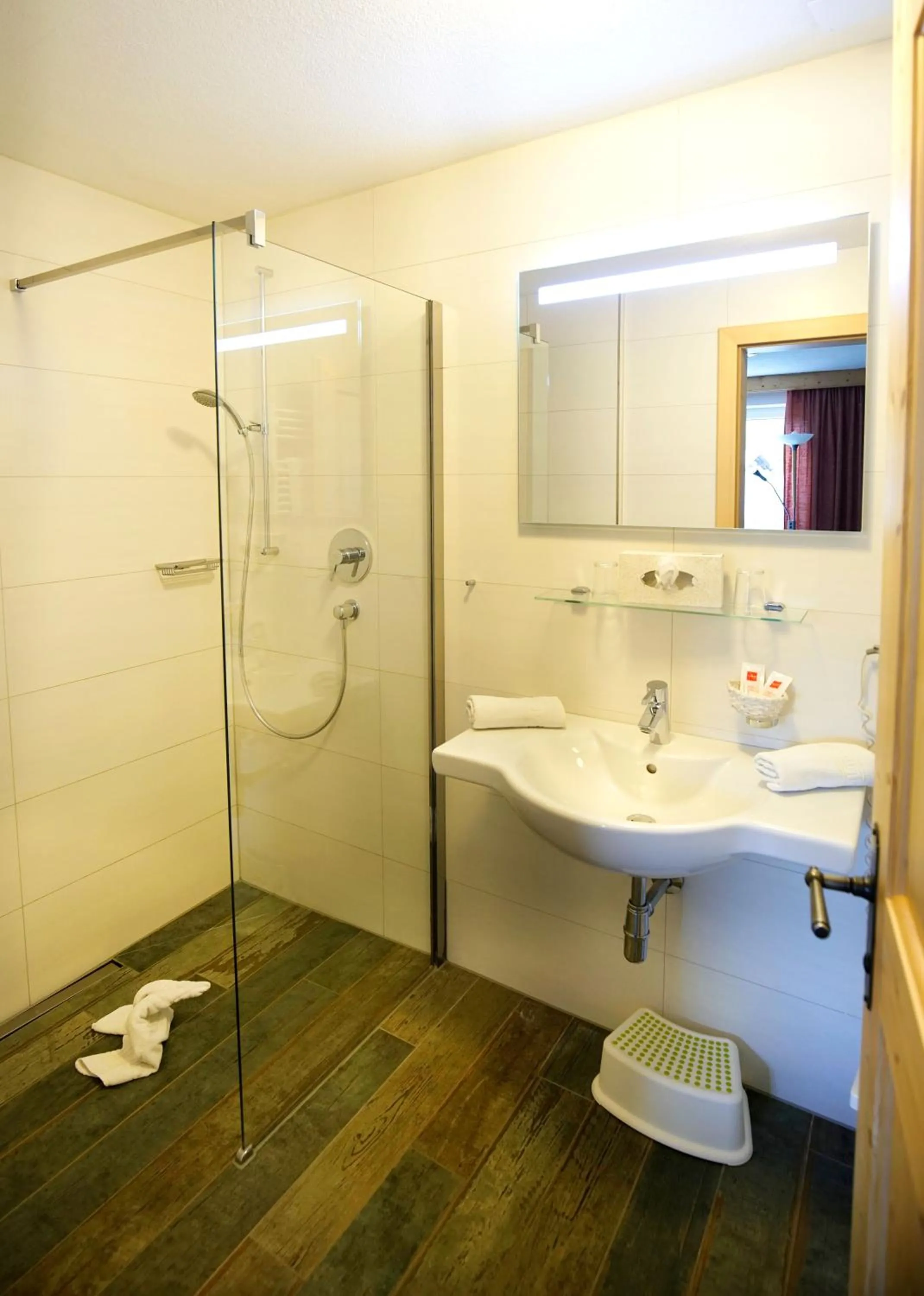 Bathroom in Alpenstern rooms & suites