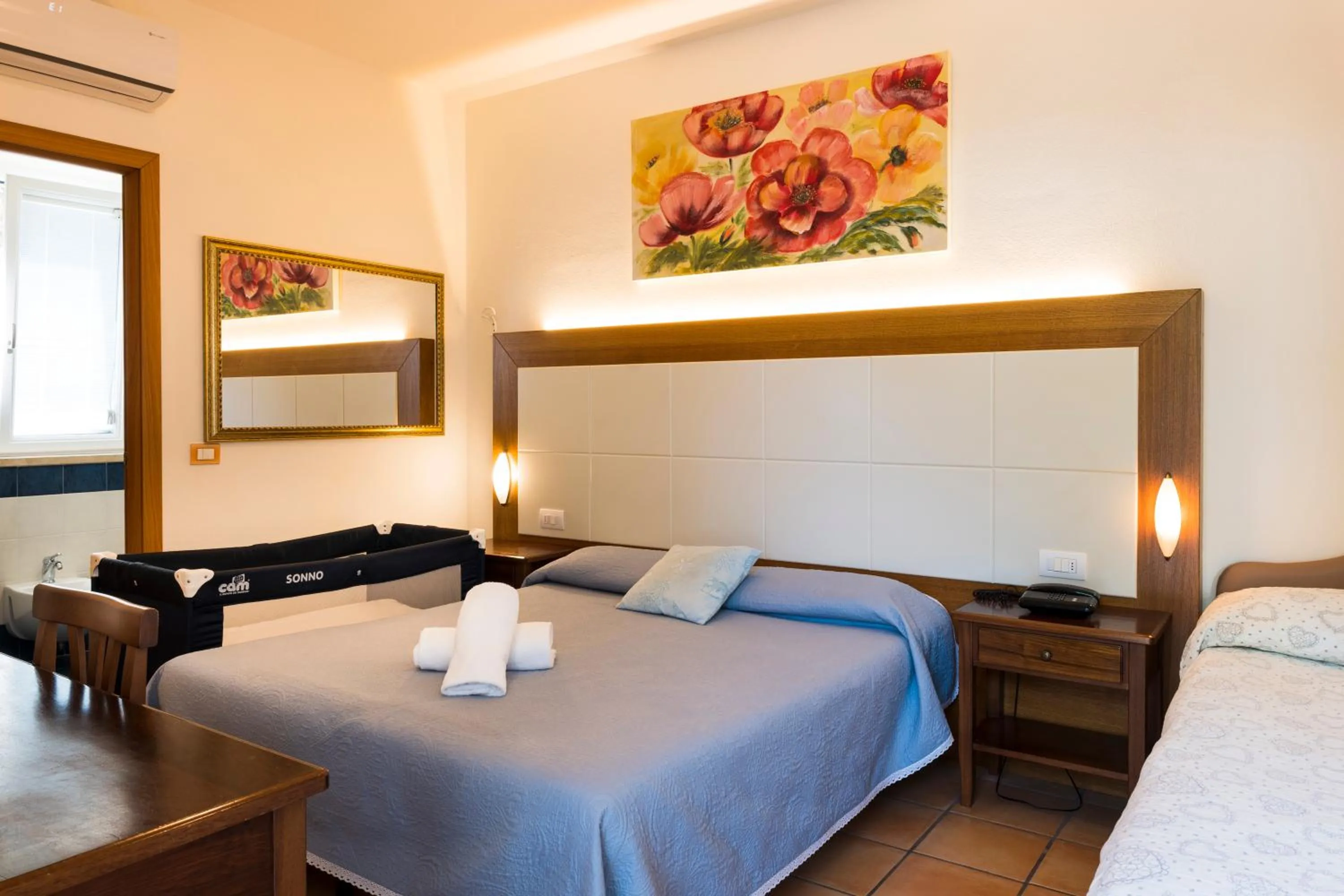 Bedroom, Bed in Hotel Sylvia