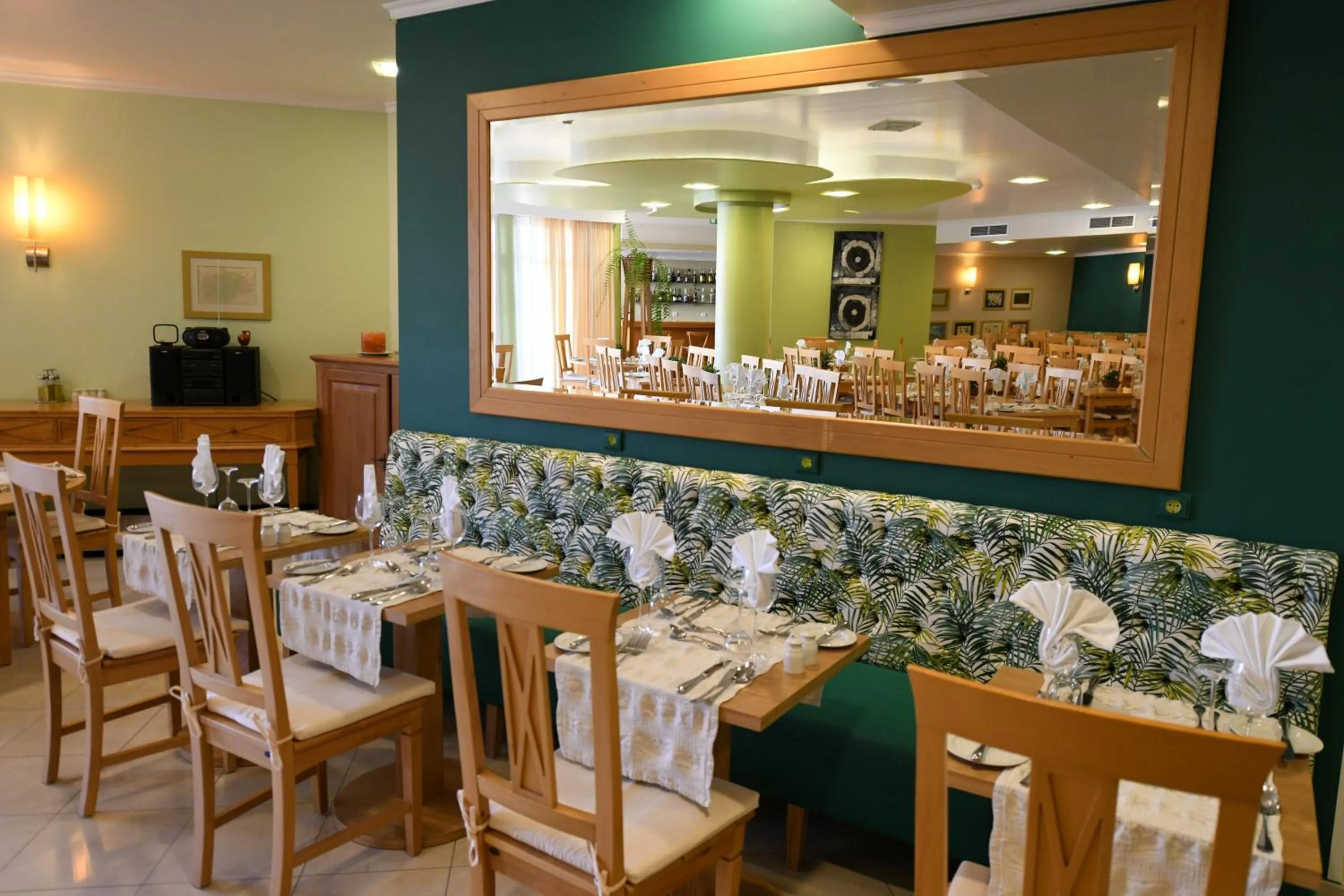 Restaurant/places to eat in Hotel Do Campo