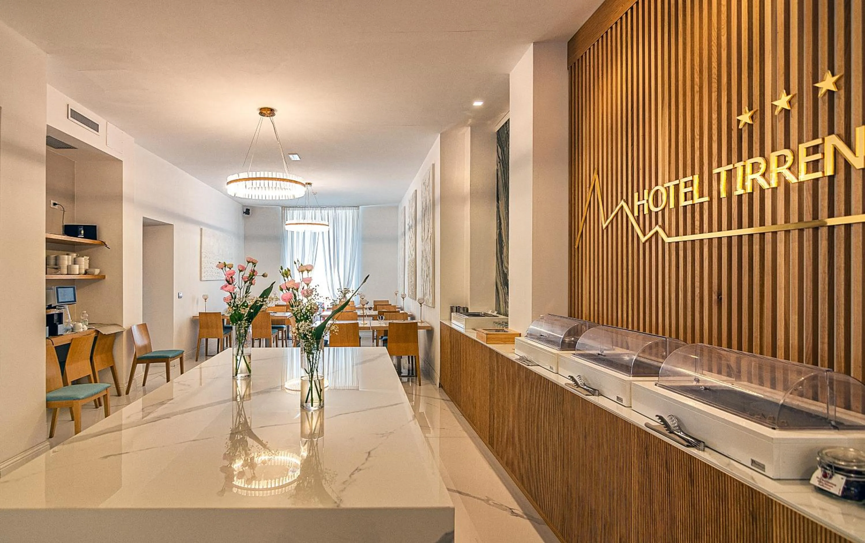 Restaurant/places to eat in Hotel Tirreno