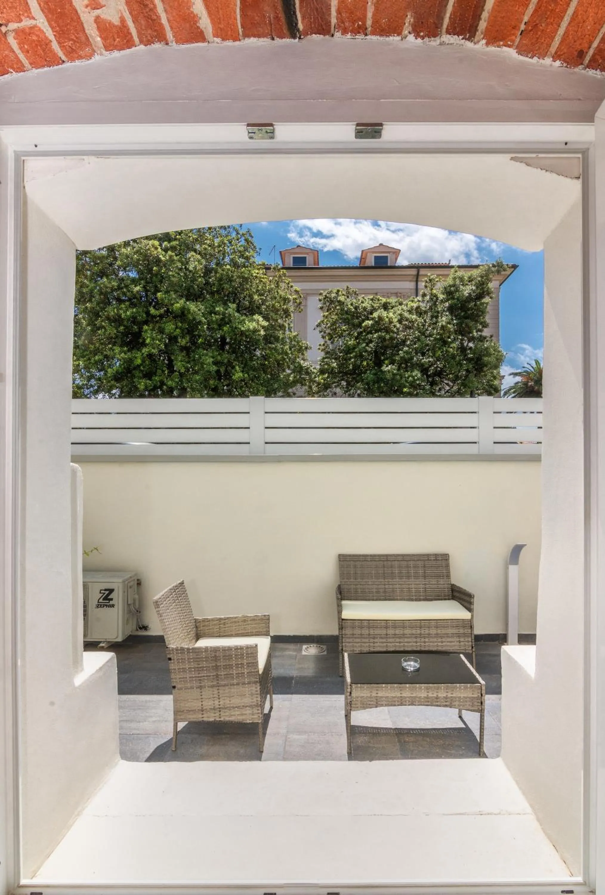 Patio in Hotel Tirreno