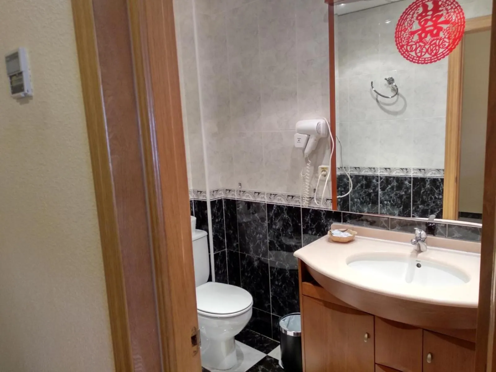 Toilet in Hotel Sierra Oriente