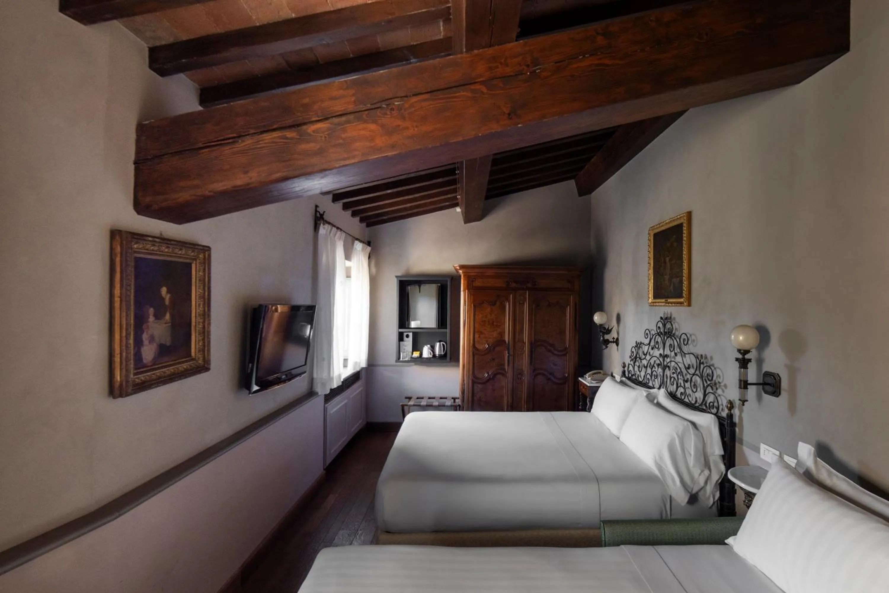 Bedroom, Bed in Hotel Mulino di Firenze - WorldHotels Crafted