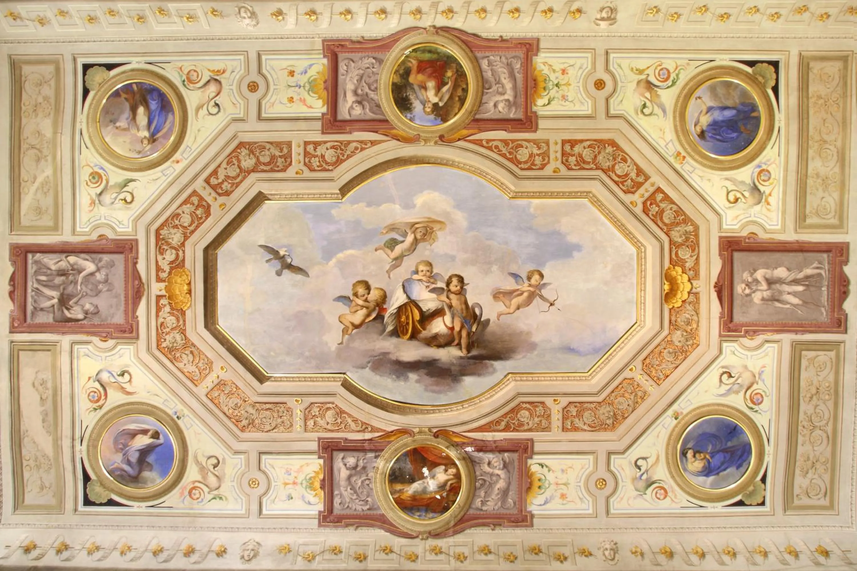 Decorative detail in Palazzo Tolomei - Residenza D'Epoca