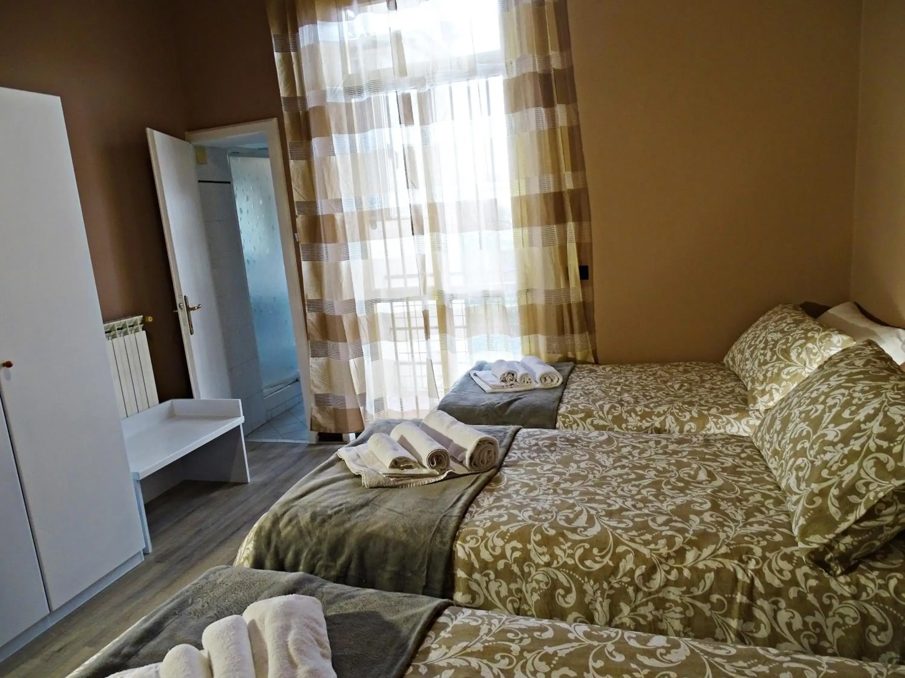 Double Room with Extra Bed in Affittacamere Arancio Double Room with Extra Bed in Affittacamere Arancio