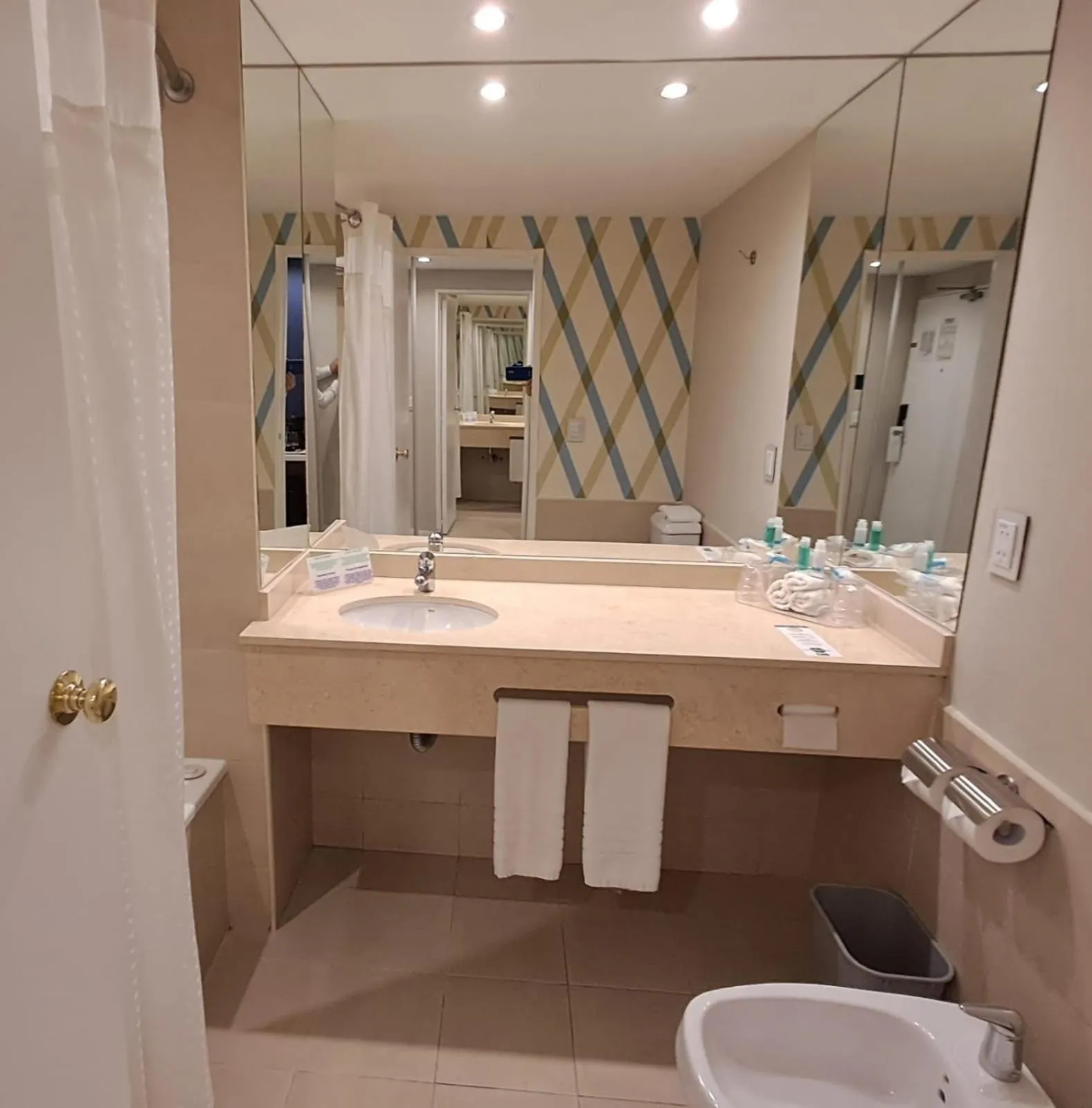 Bathroom in Holiday Inn Express Rosario by IHG