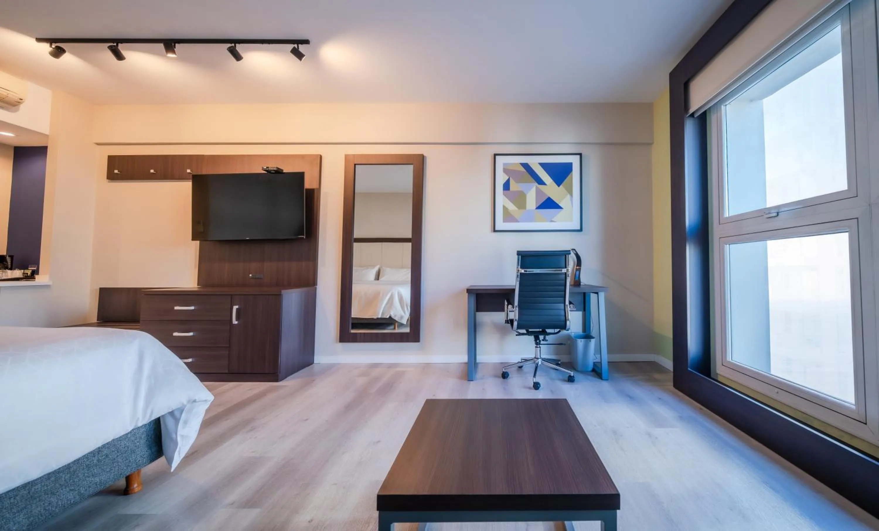 View (from property/room), Bed in Holiday Inn Express Rosario by IHG