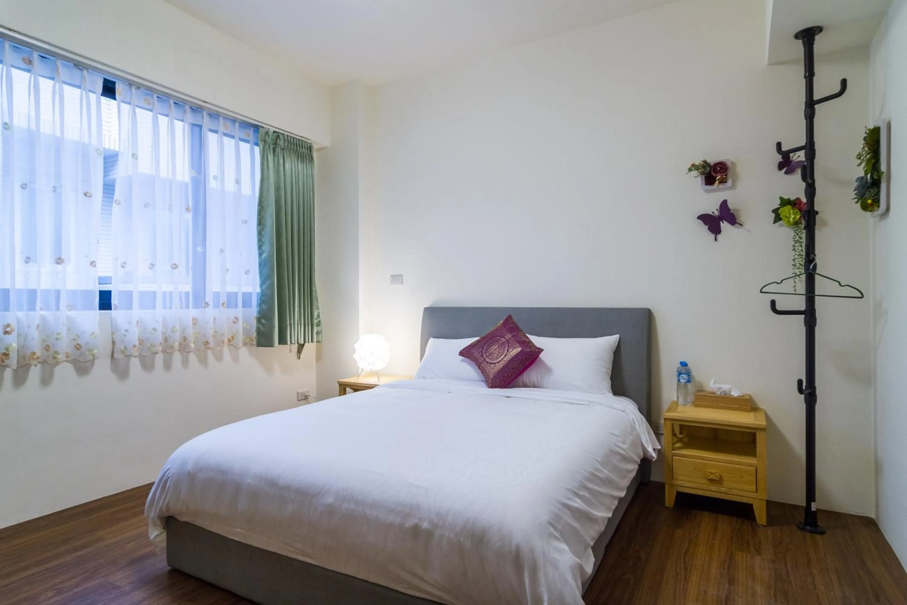 Decorative detail, Bed in Wendy's home Toucheng Mansion B