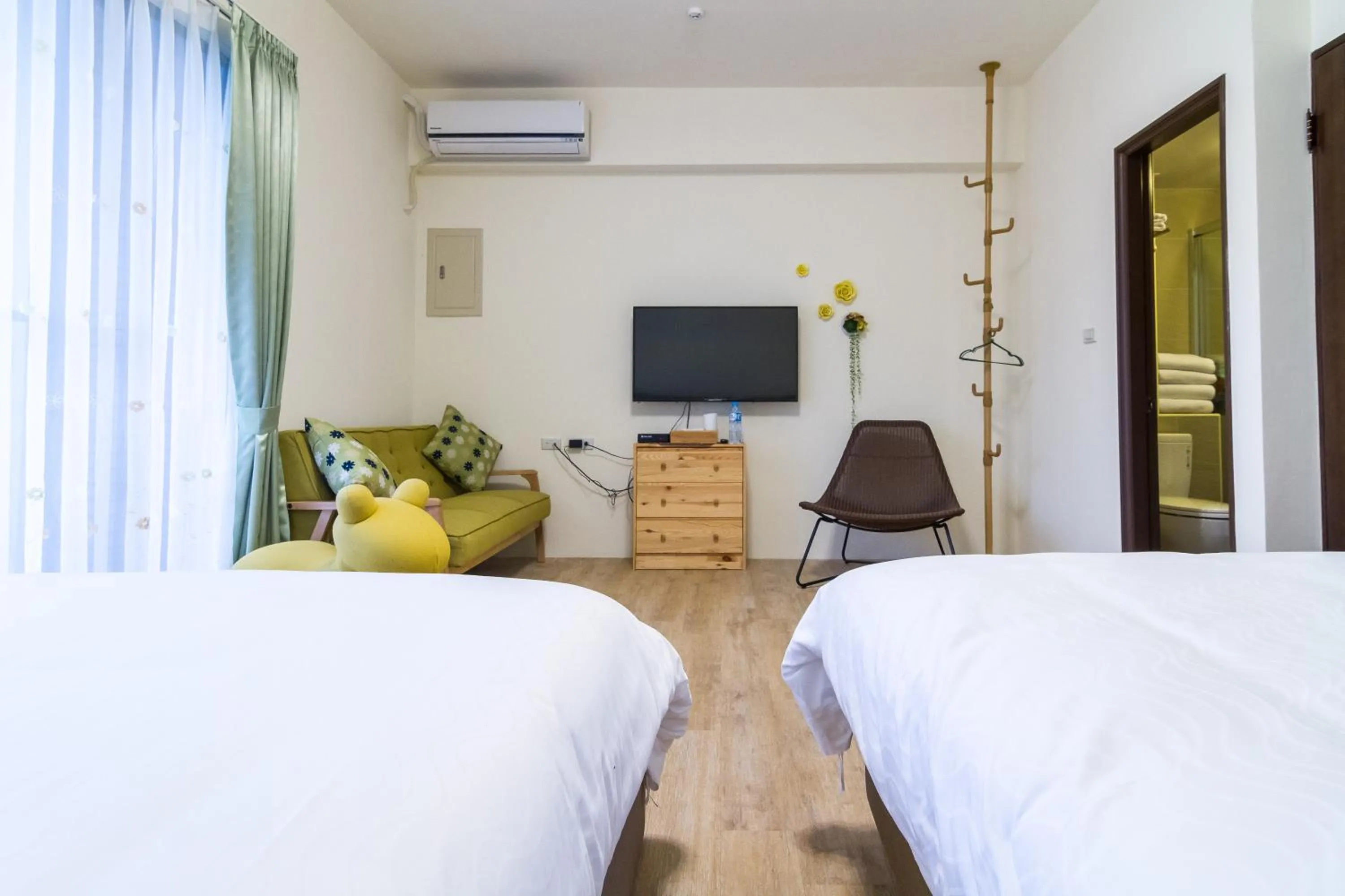 Decorative detail, Bed in Wendy's home Toucheng Mansion B