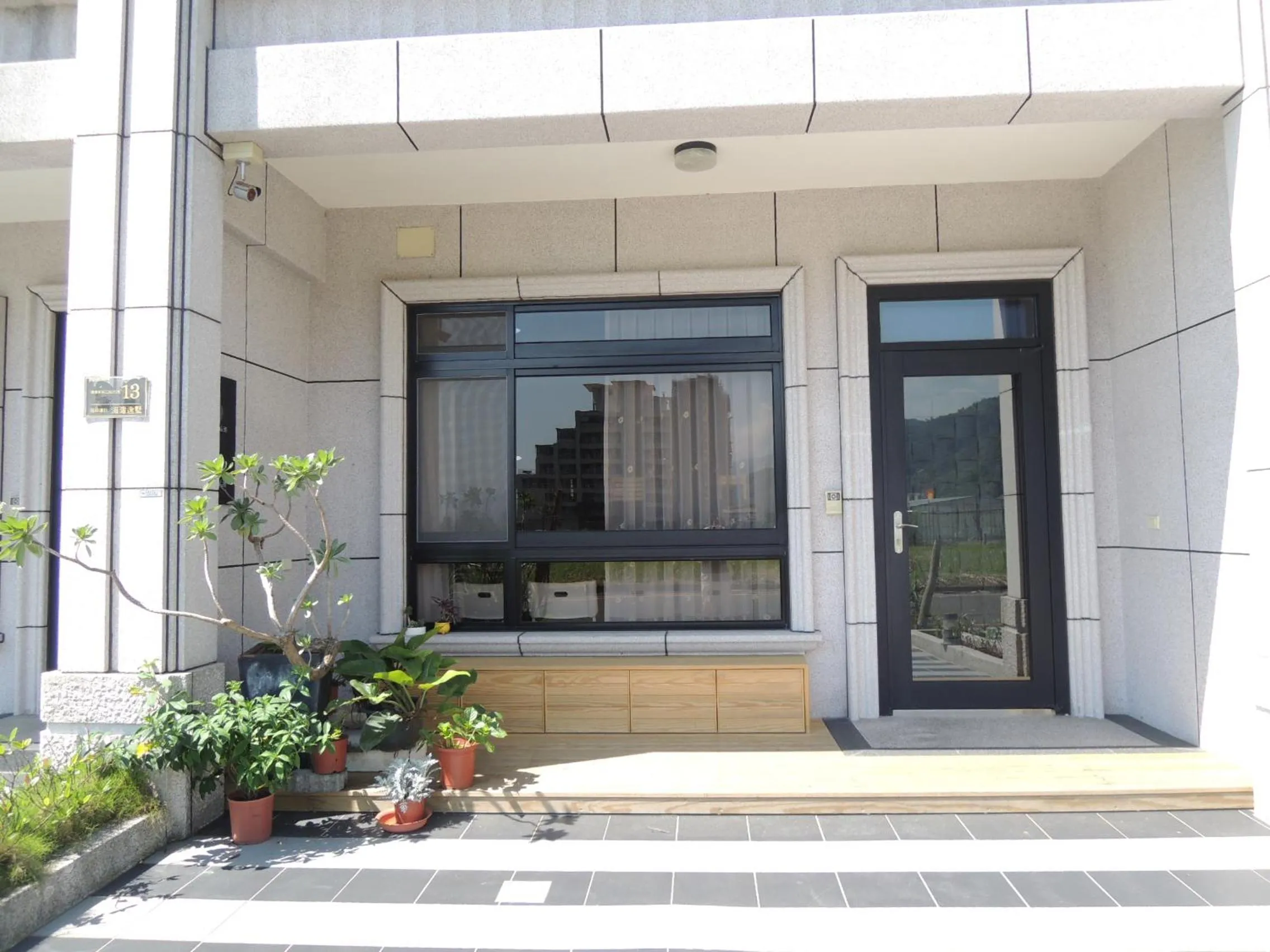 Facade/entrance in Wendy's home Toucheng Mansion B