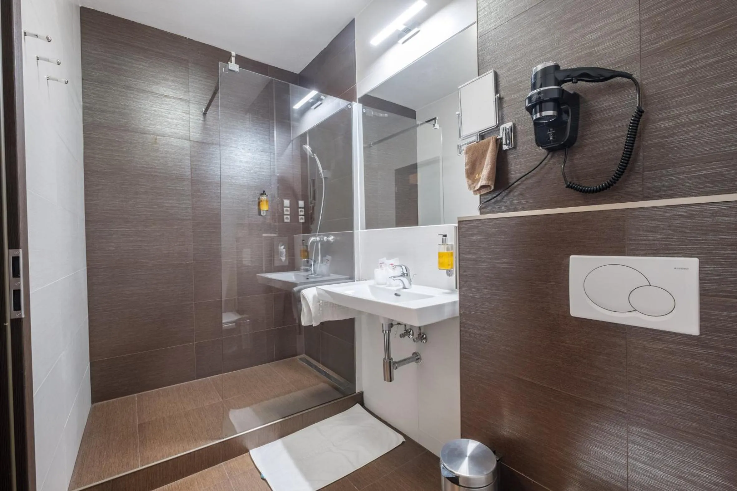Bathroom in PREMIUM Business Hotel Bratislava