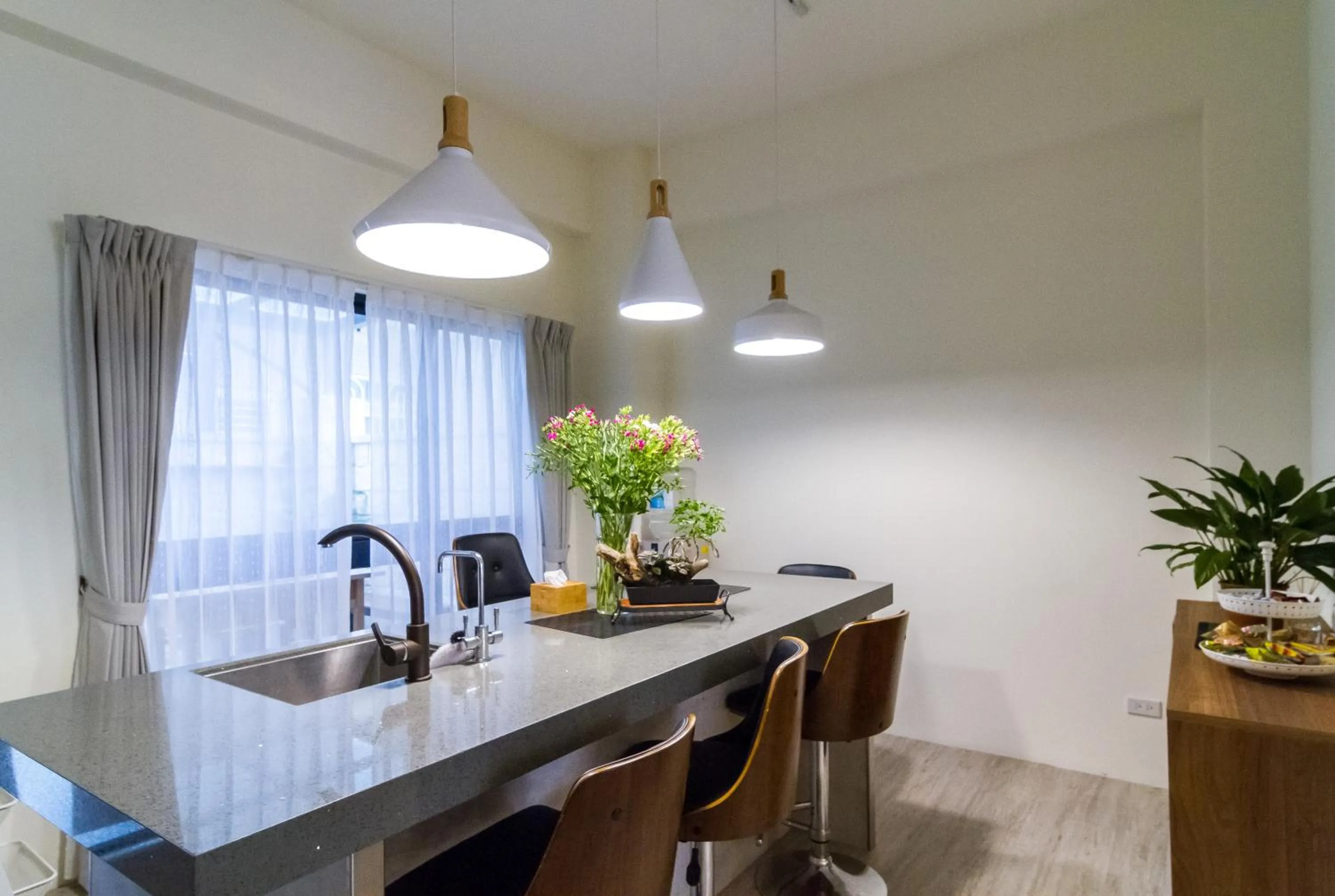 Communal kitchen in Wendy's home Toucheng Mansion A