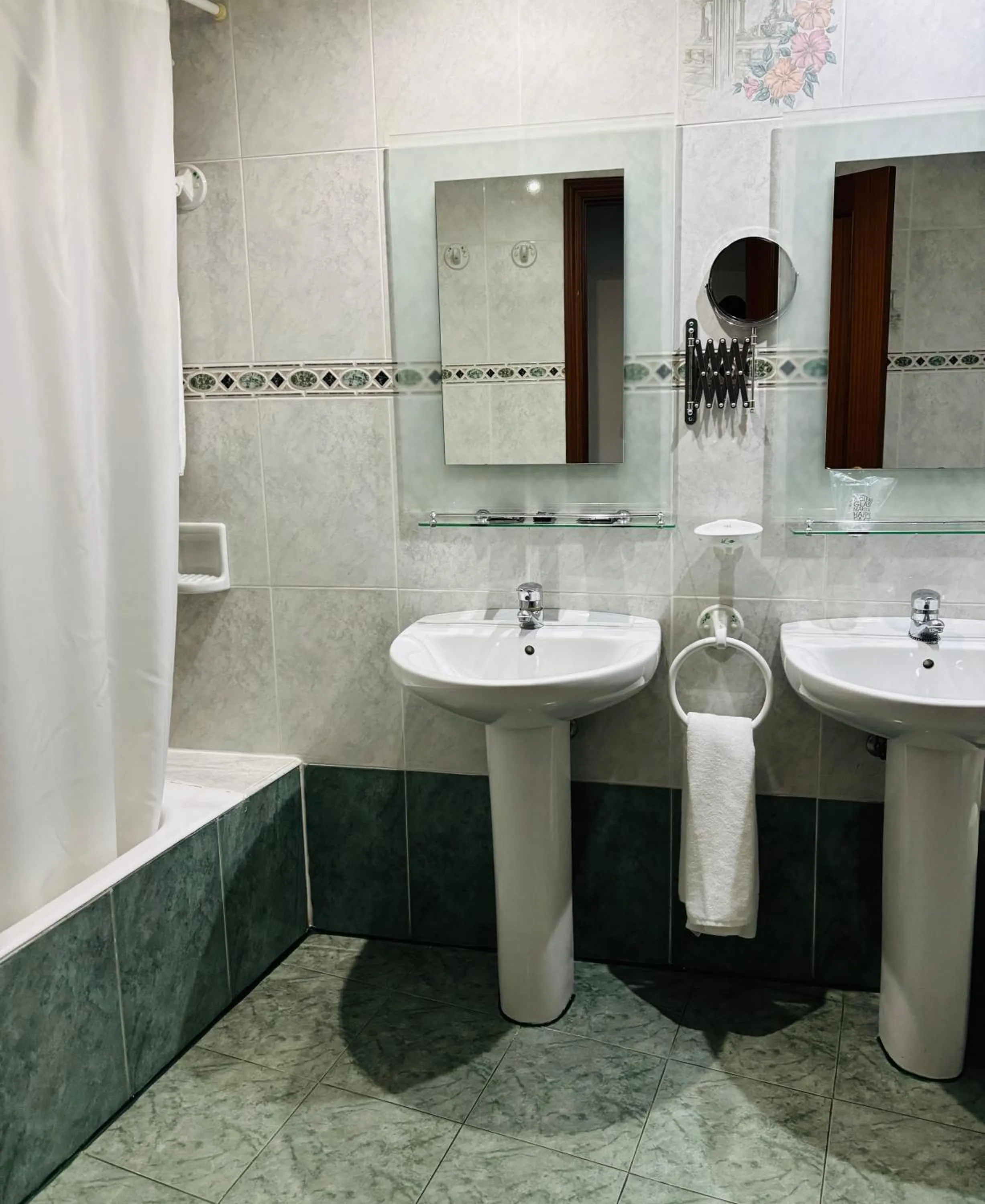 Bathroom in Hotel Praderón