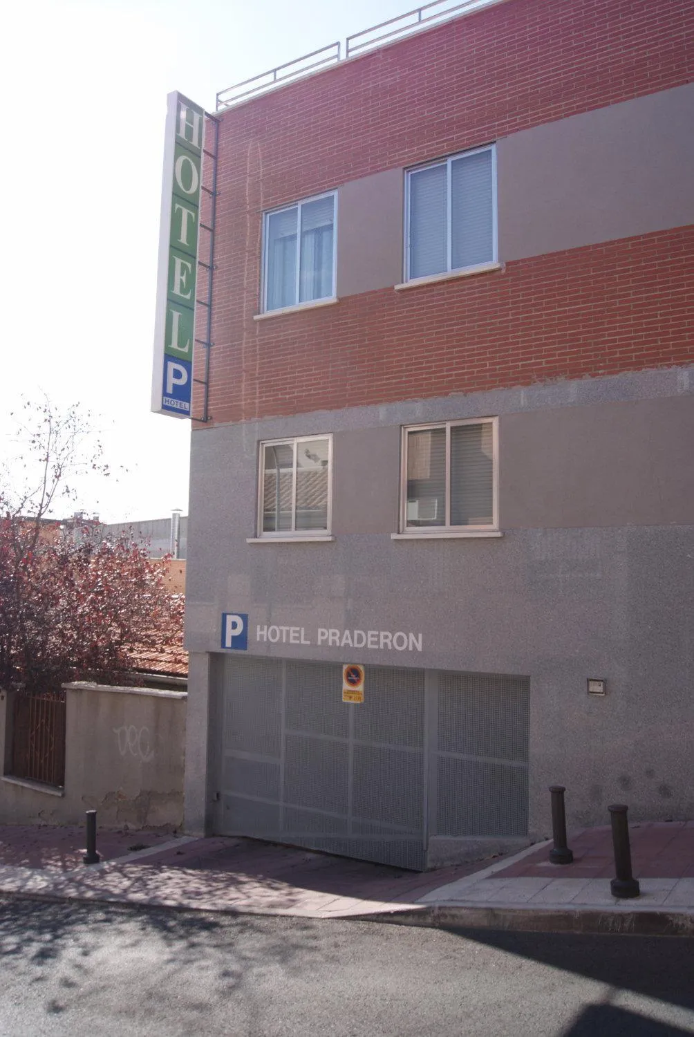 Property building in Hotel Praderón