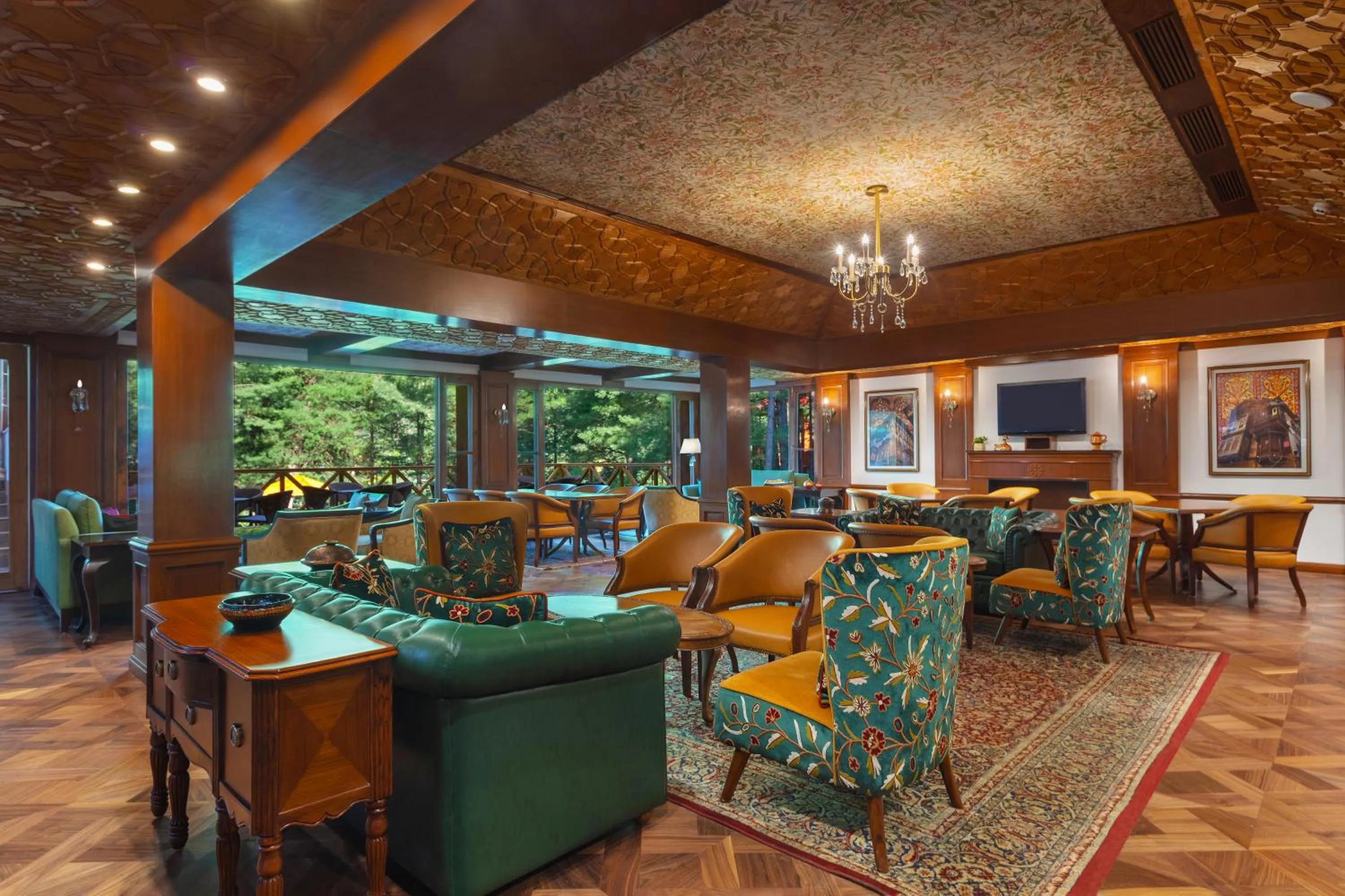 Lounge or bar in Welcomhotel by ITC Hotels, Pine N Peak, Pahalgam