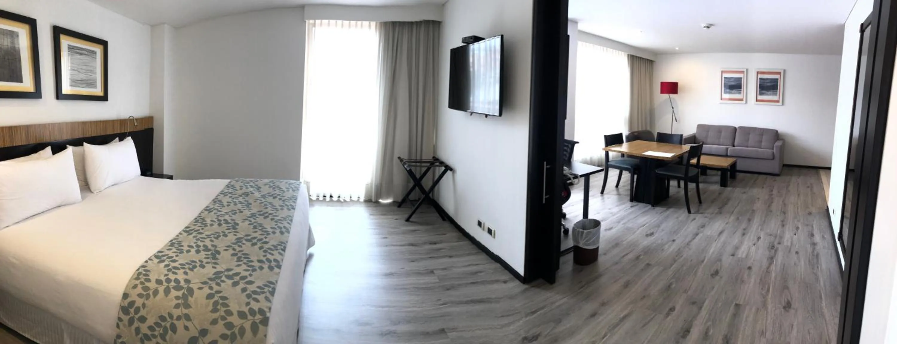 Bed in Hotel Madisson Inn Luxury By GEH Suites