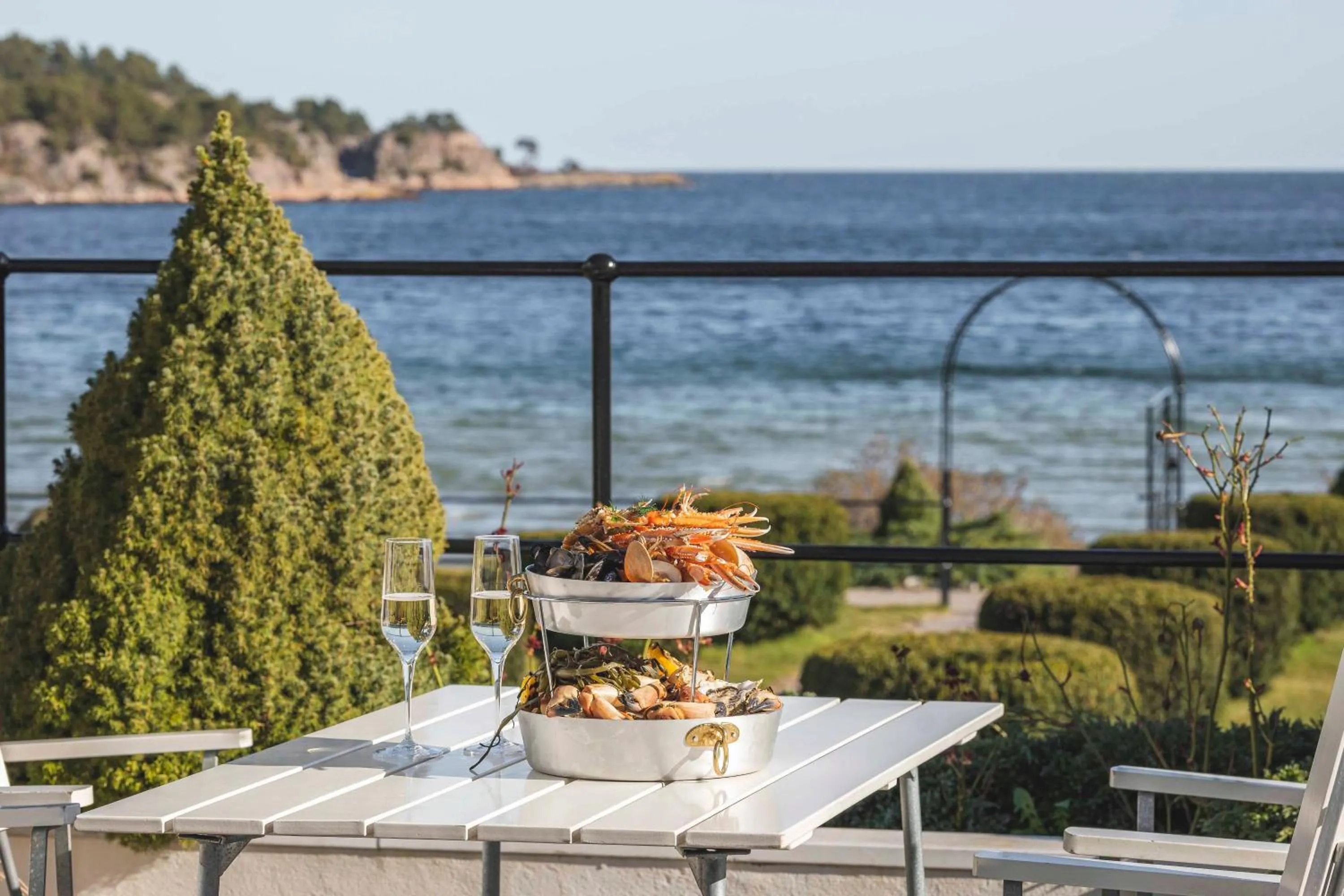 Food and drinks in Strand Hotel Fevik - by Classic Norway Hotels