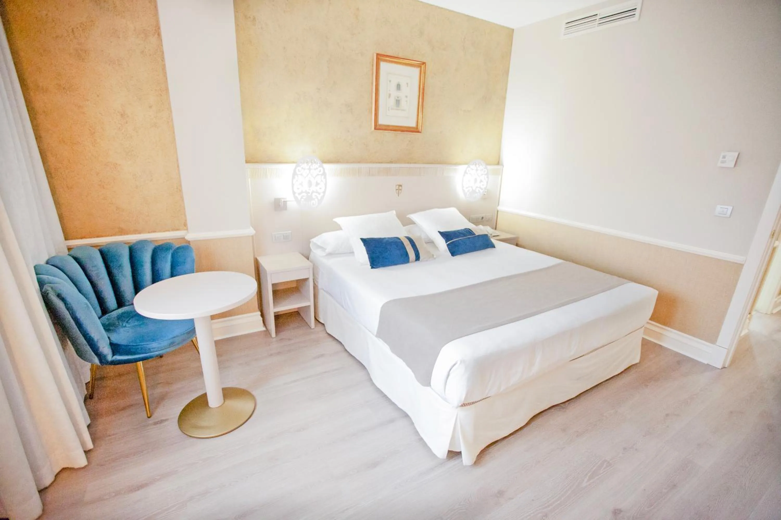 Bed in Hotel Alfonso VIII