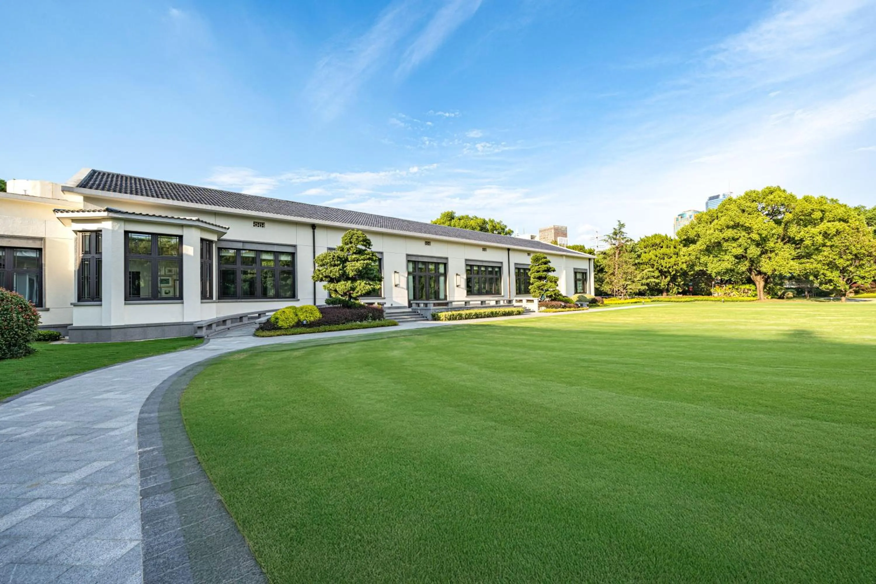 Property building in Hong Qiao State Guest House