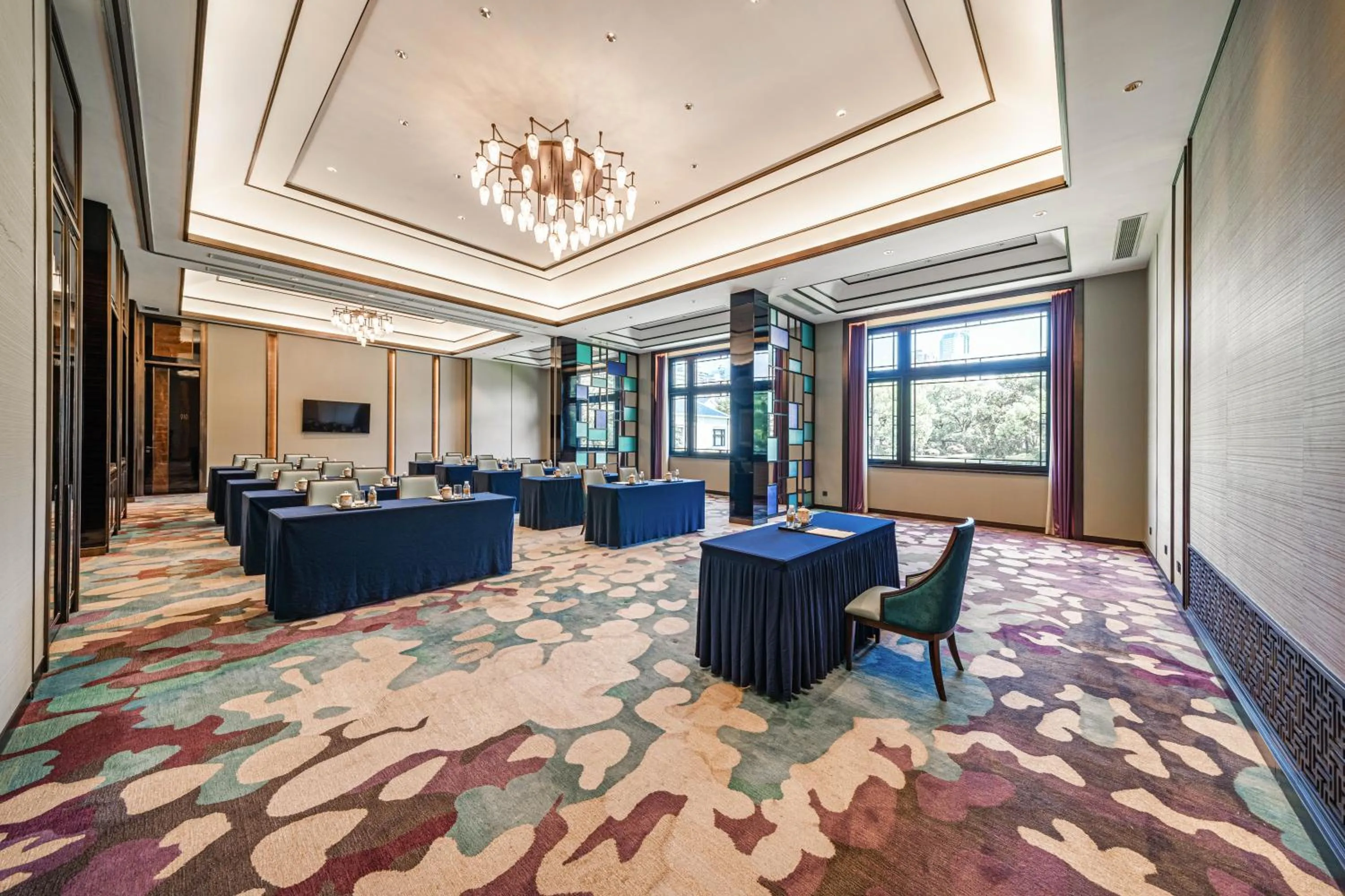 Meeting/conference room in Hong Qiao State Guest House