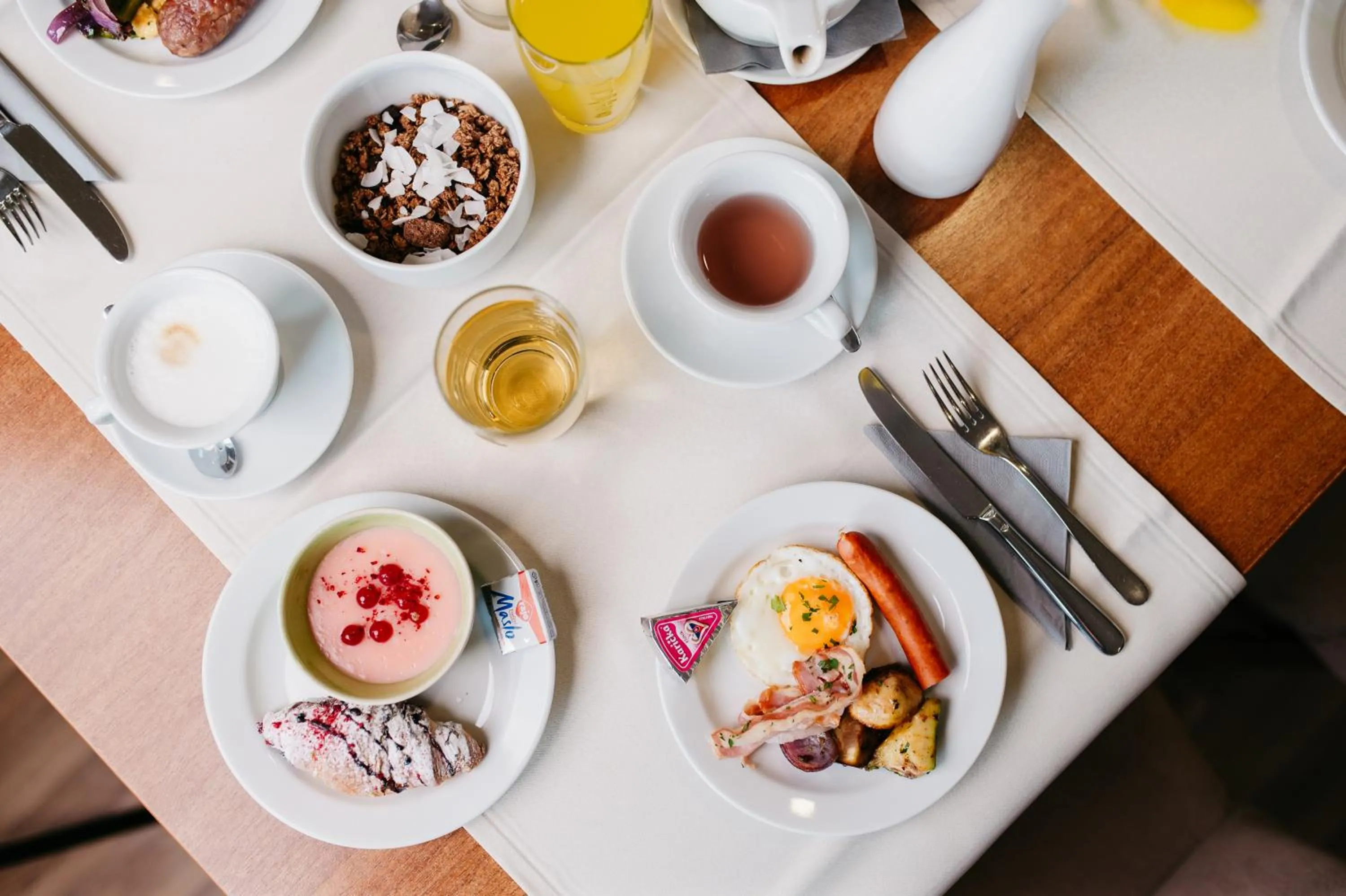 Buffet breakfast in Hotel Color
