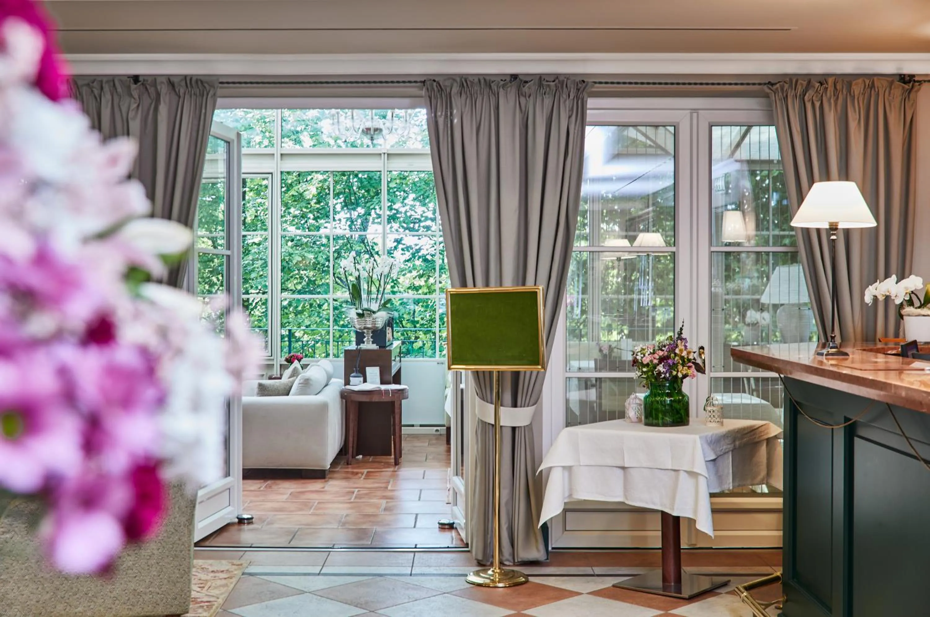 Lobby or reception in Hotel Freisinger Hof