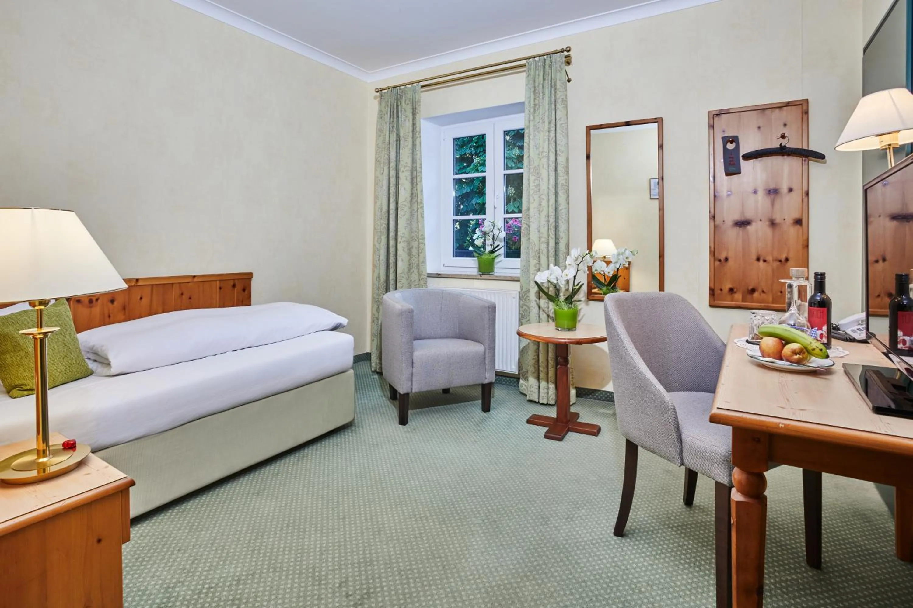 Photo of the whole room, Bed in Hotel Freisinger Hof