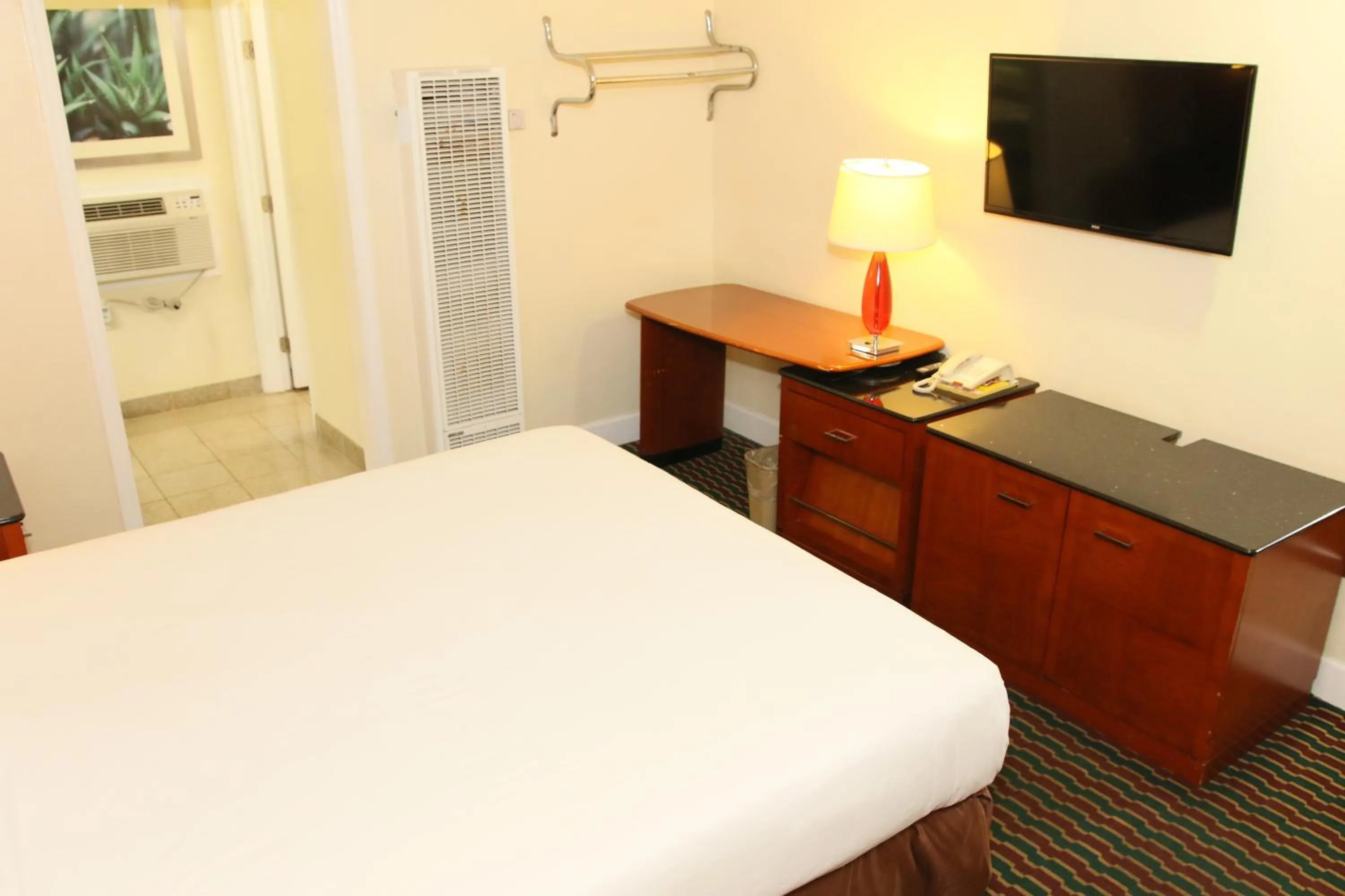 Photo of the whole room in Town and Country Inn