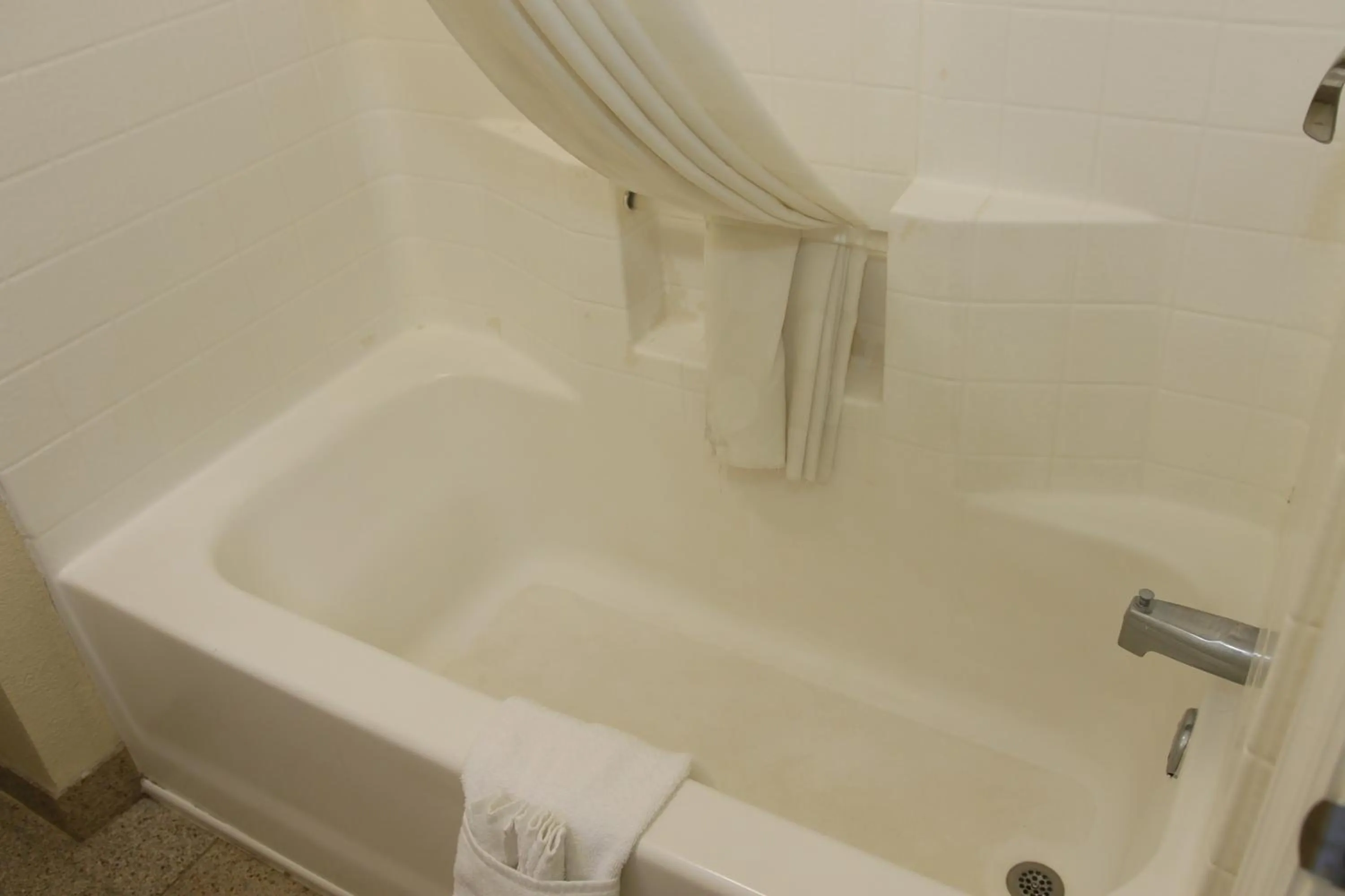 Bath in Town and Country Inn