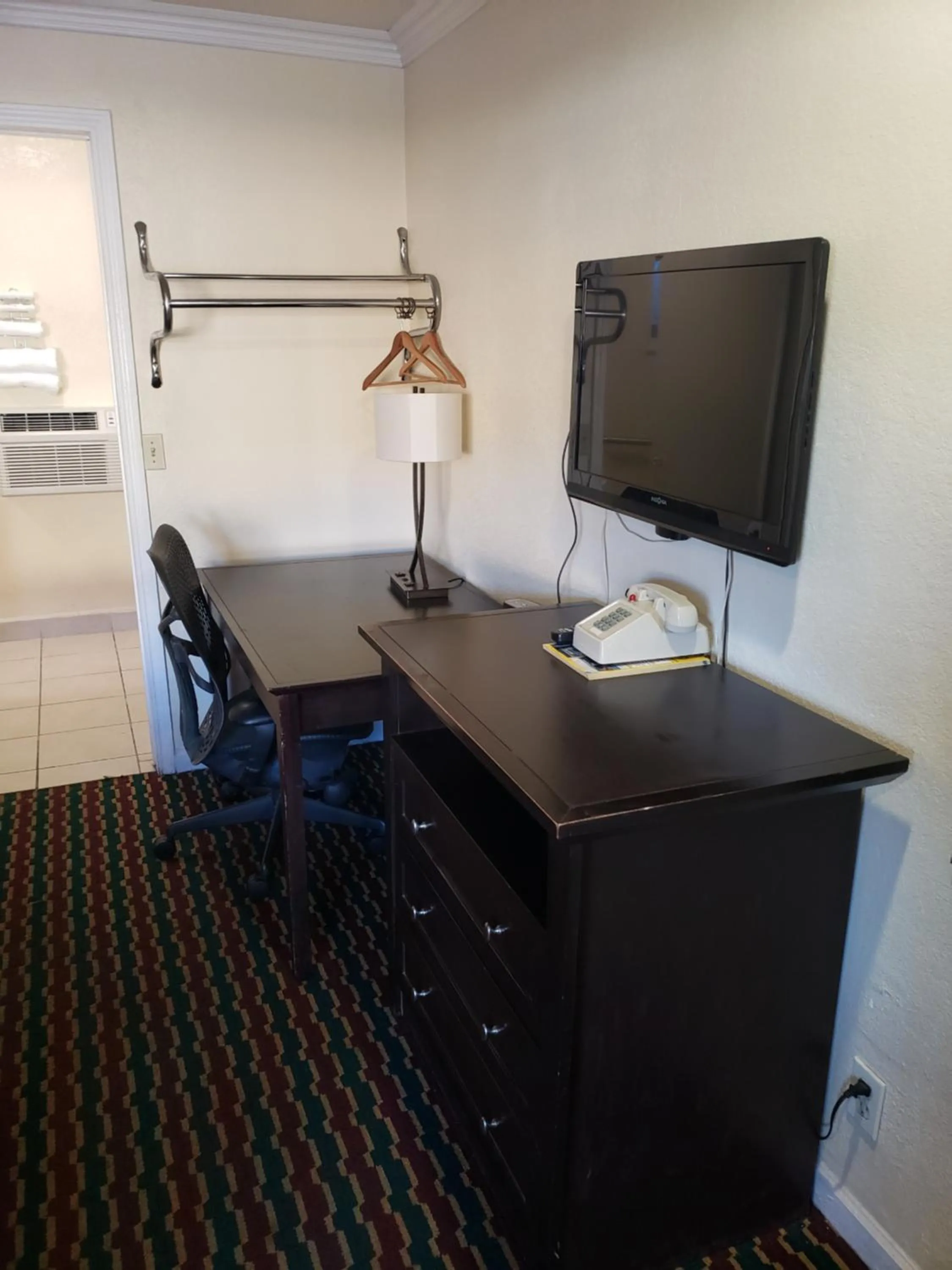 TV and multimedia in Town and Country Inn