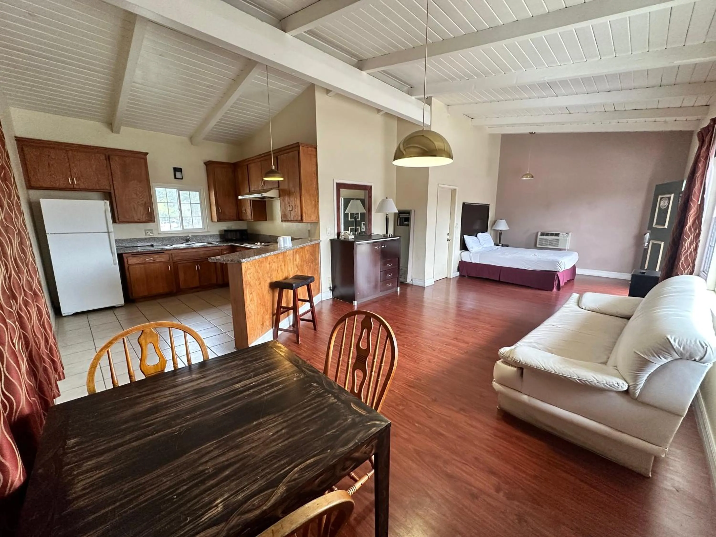 Bed in Town and Country Inn