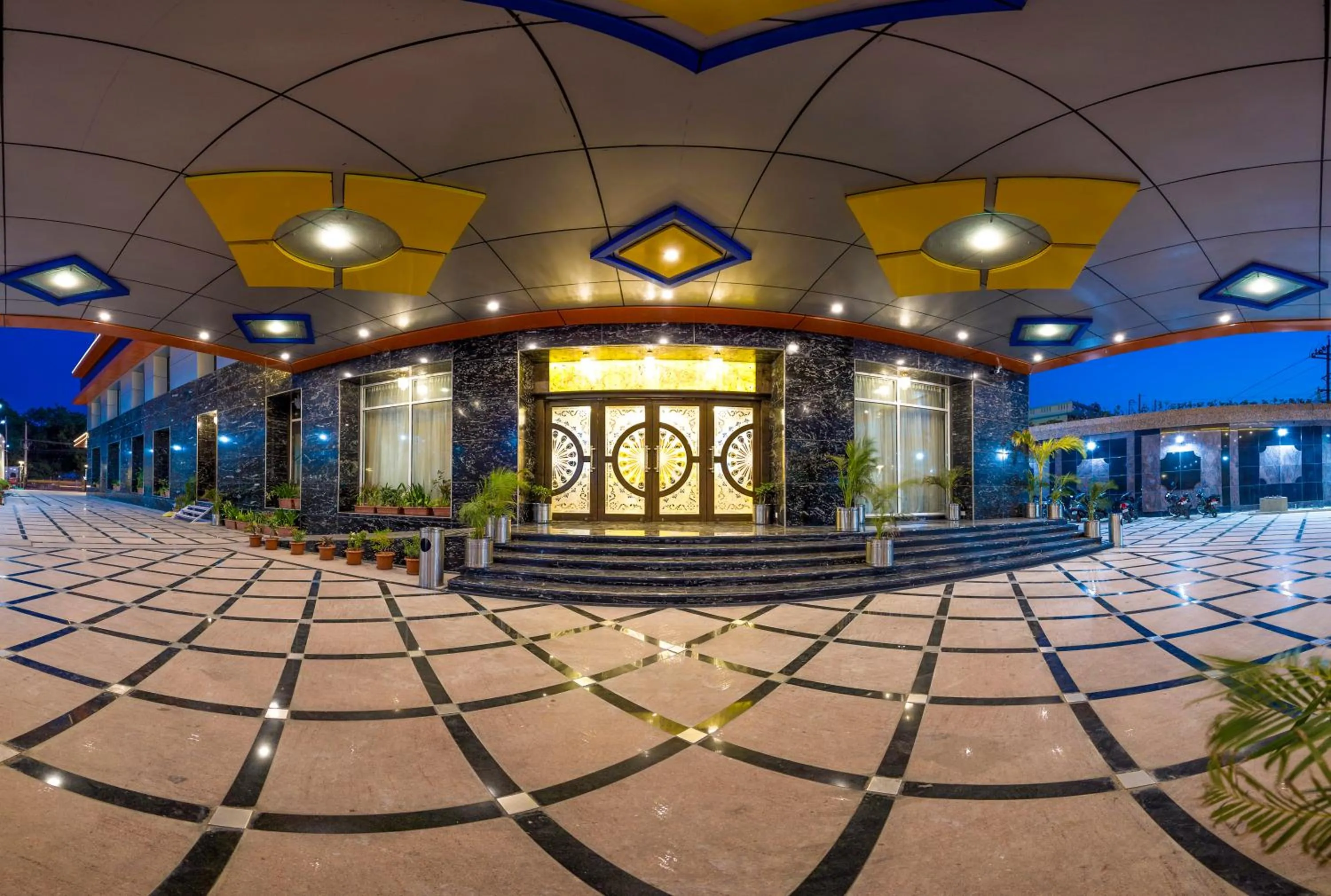 Facade/entrance in Hotel Benzz Park Vellore