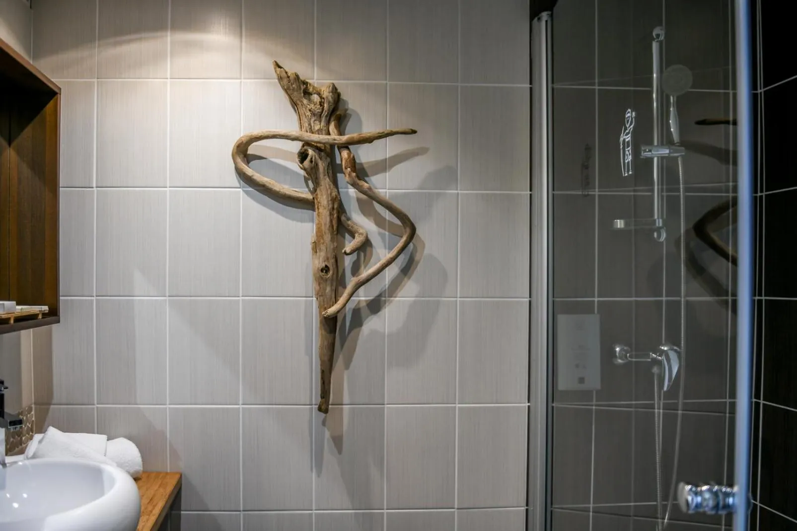 Bathroom in Logis Hotel de France