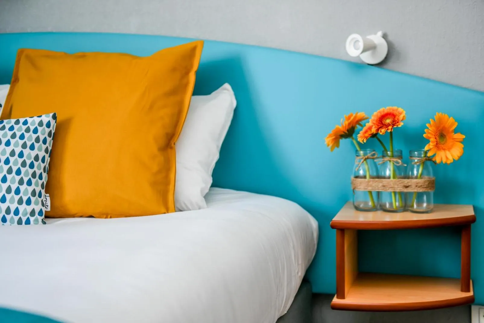 Decorative detail, Bed in Logis Hotel de France