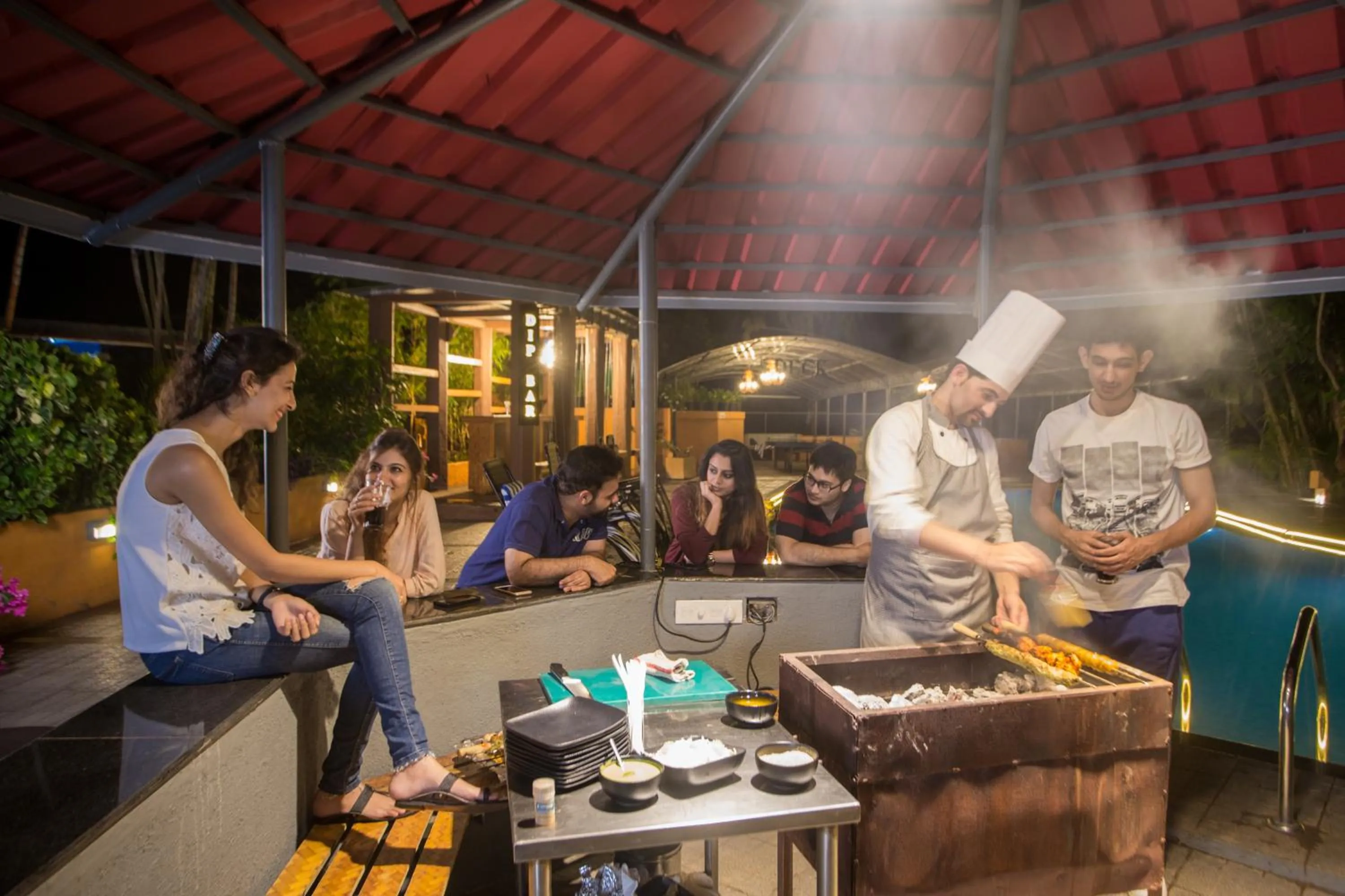 Restaurant/places to eat in Residency Lake Resort & Spa