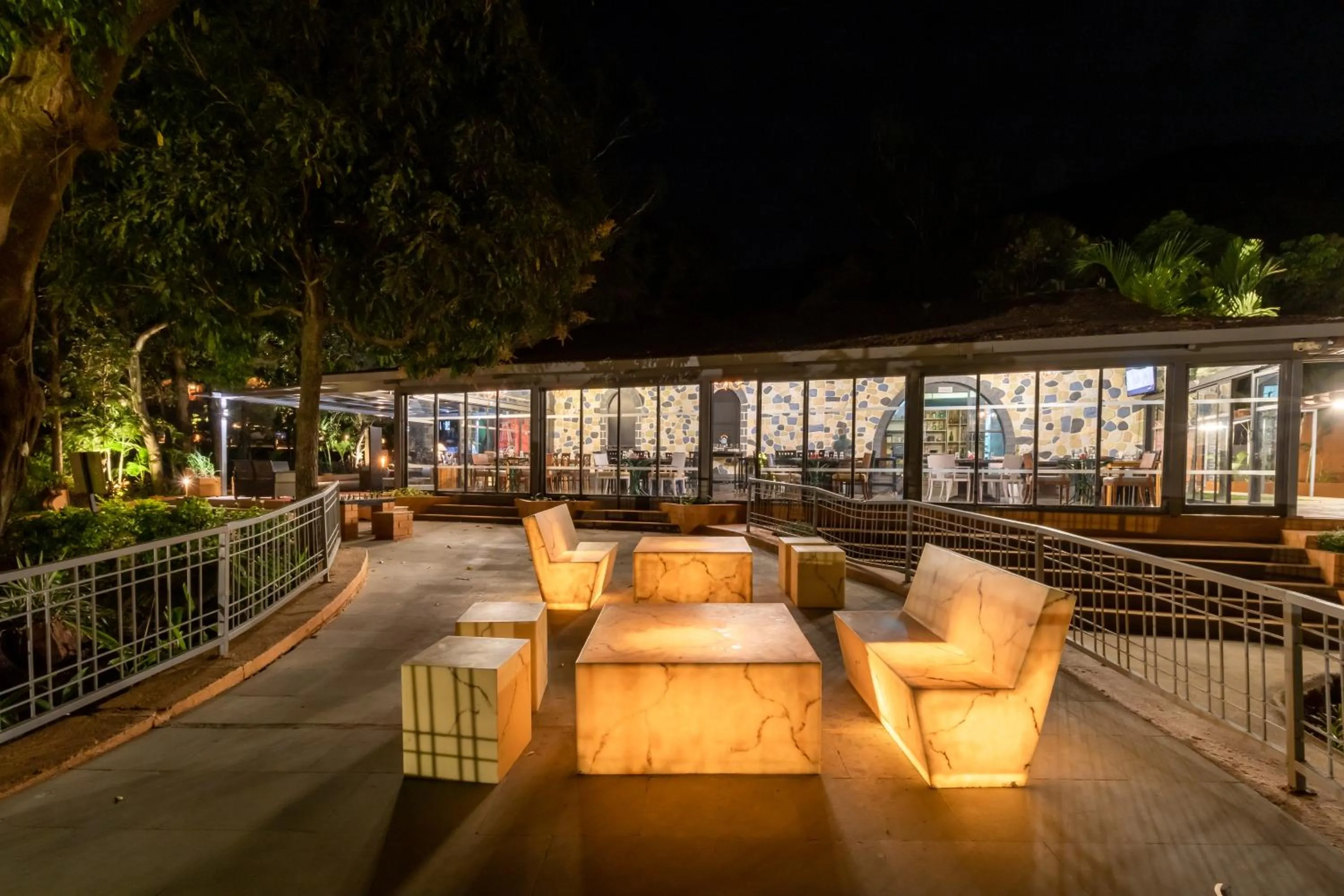 Restaurant/places to eat in Residency Lake Resort & Spa