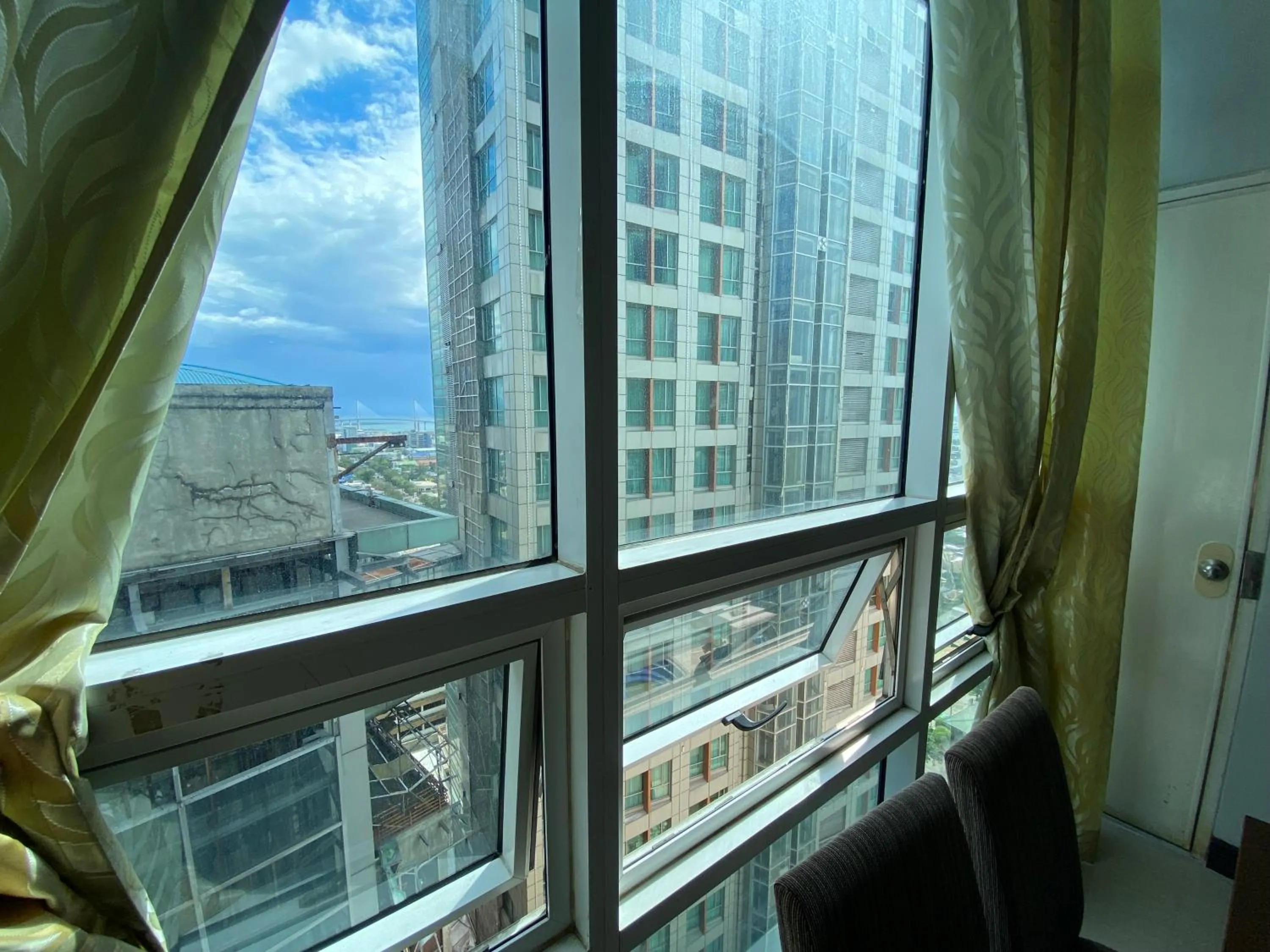 Cebu City Huge Lofts by P&J