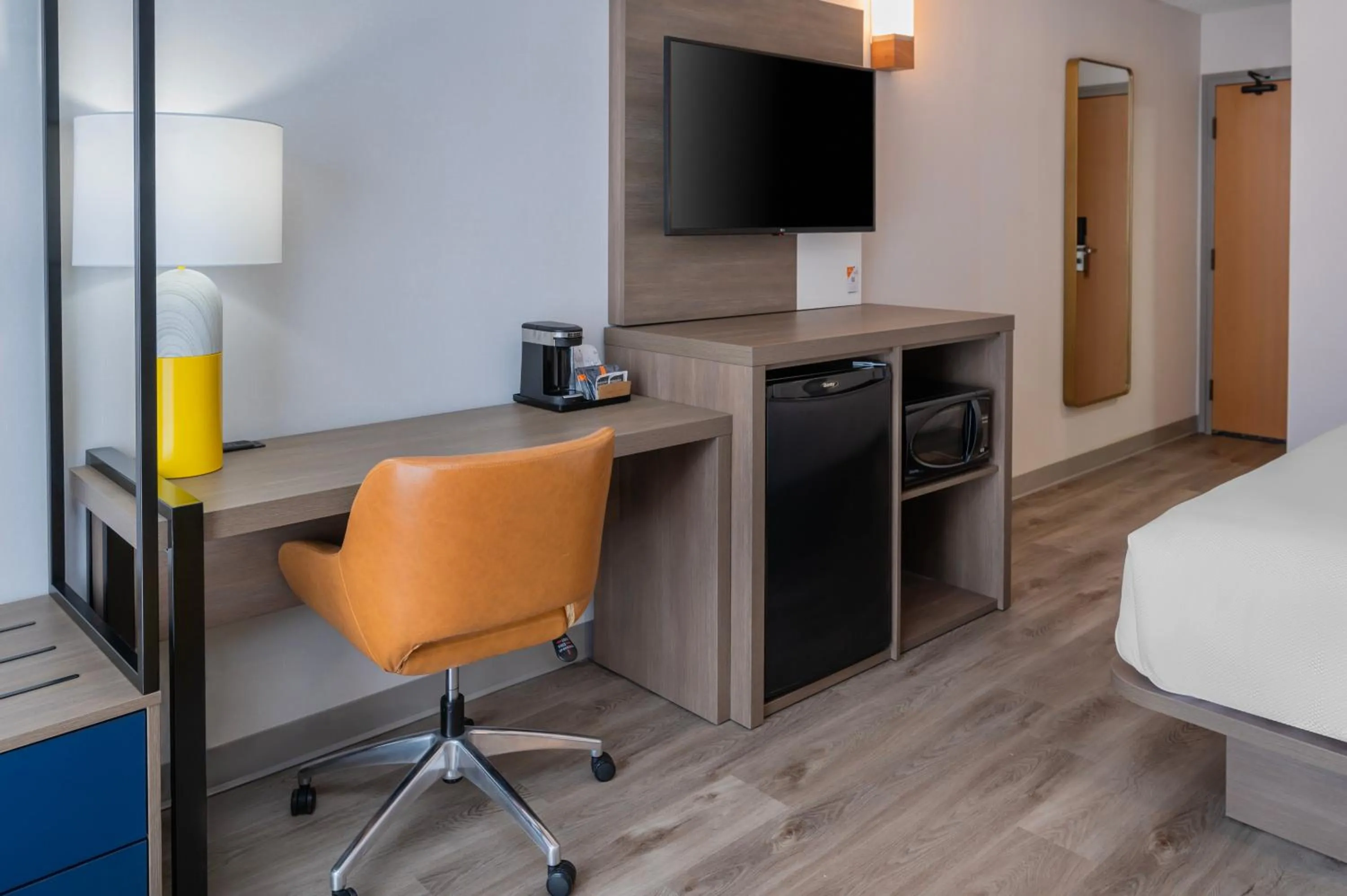 TV and multimedia, Bed in Comfort Inn