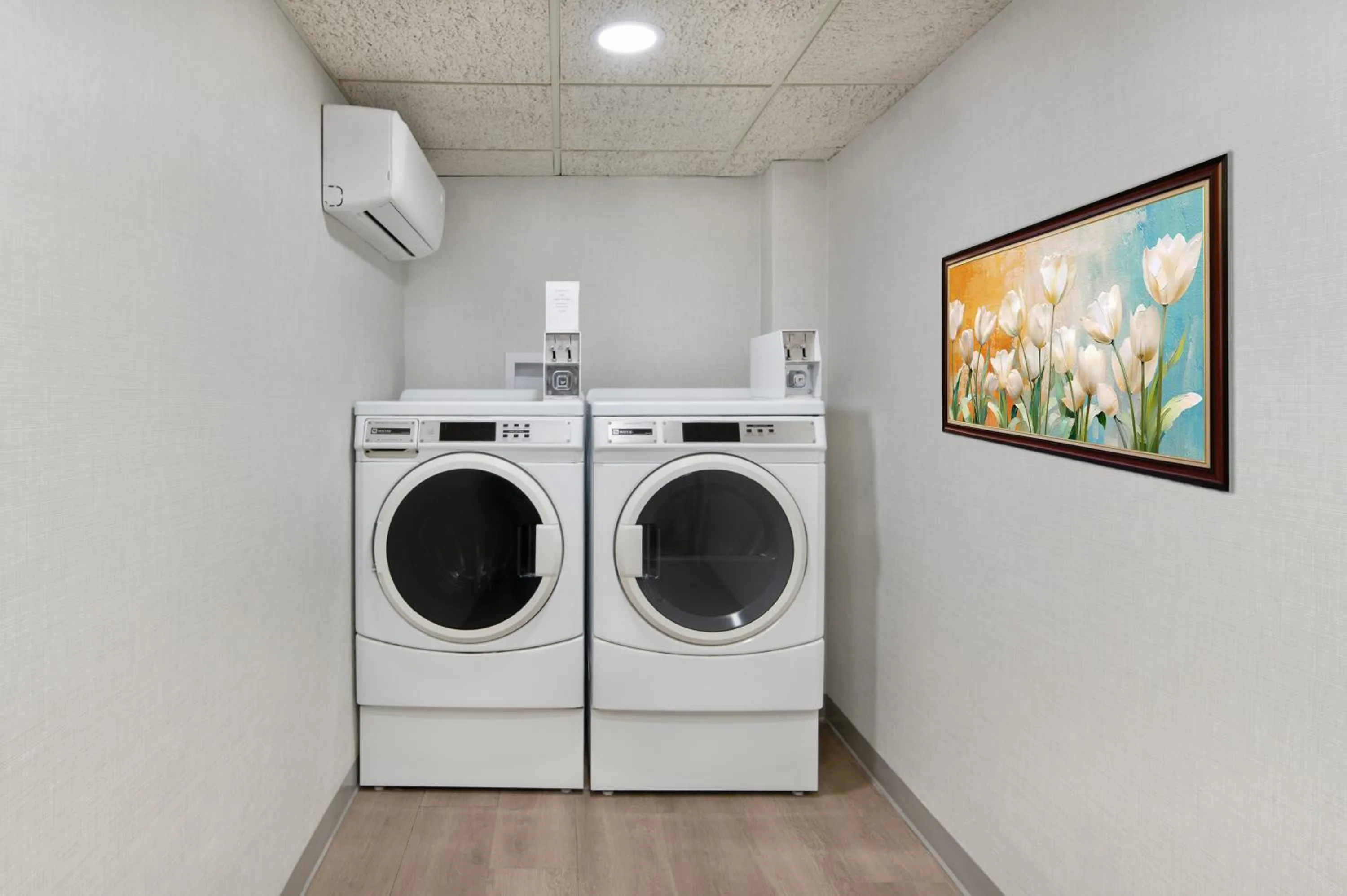 washing machine in Comfort Inn